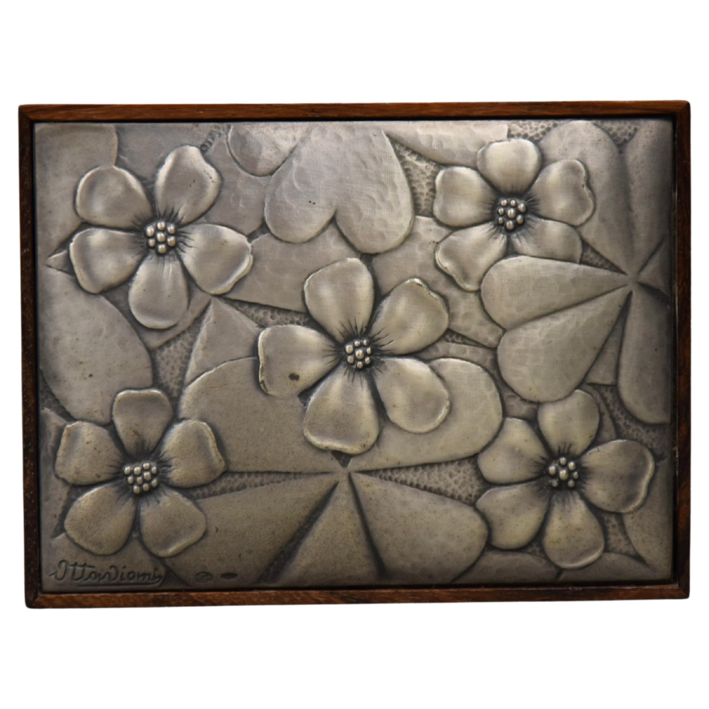 Caja de cigarrillos italiana de mediados del siglo XX de jatoba y chapada en plata en venta