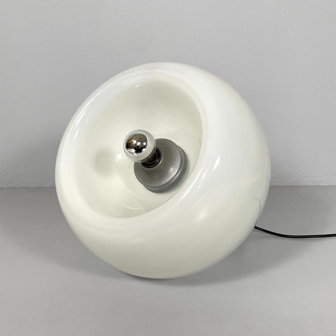 Italian mid-century modern lamp Vacuna Eleonore Peduzzi Riva for Artemide, 1960s For Sale 1