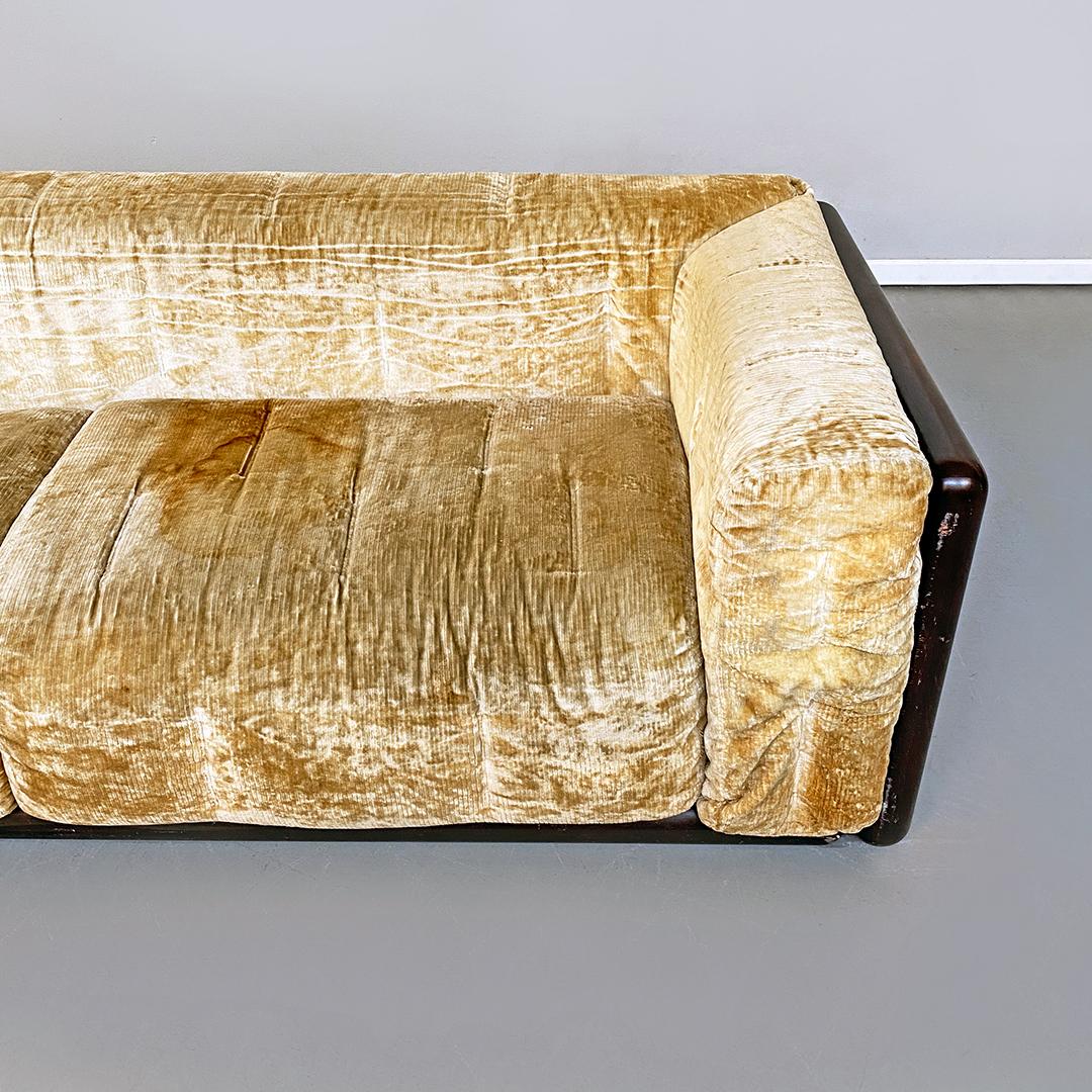Fabric Italian Mid-Century Modern Large Beige Sofa Cornaro by C. Scarpa, S.Gavina, 1973