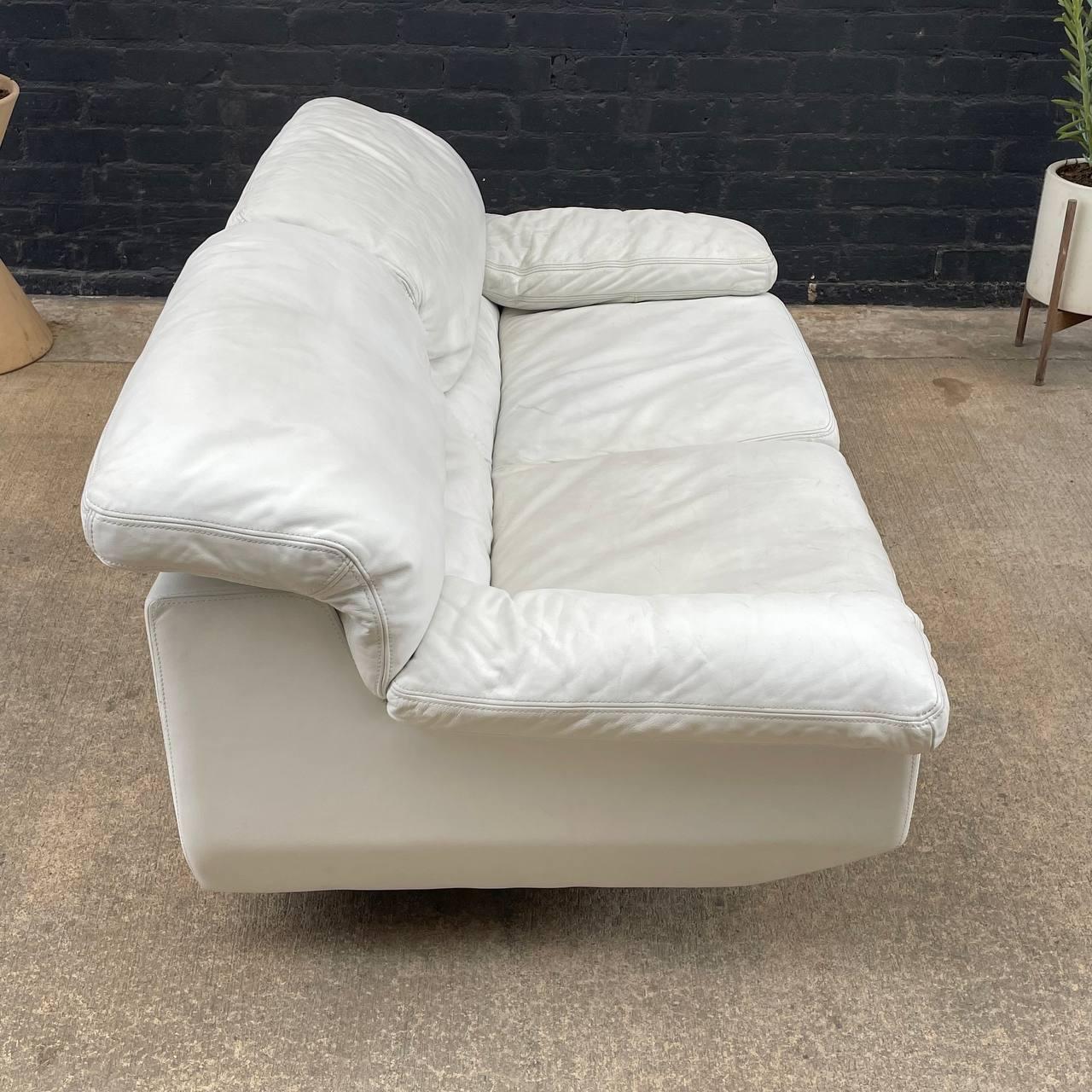 Late 20th Century Italian Mid-Century Modern Leather Sofa by Marco Zani