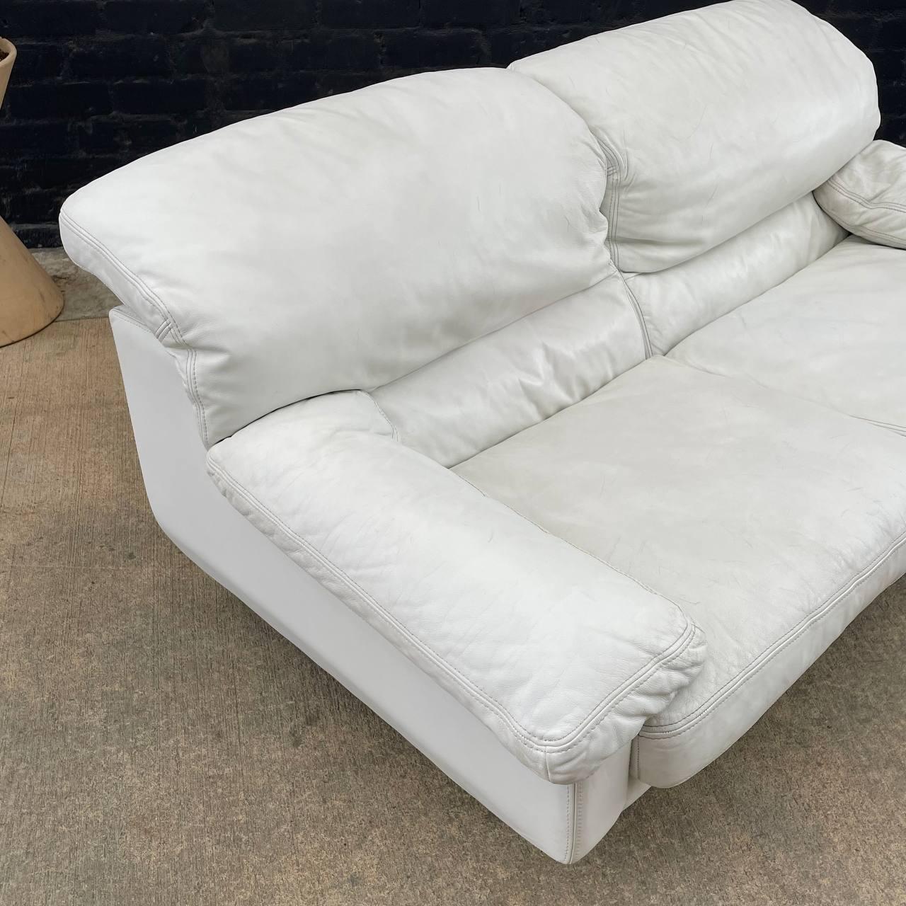 Italian Mid-Century Modern Leather Sofa by Marco Zani 3
