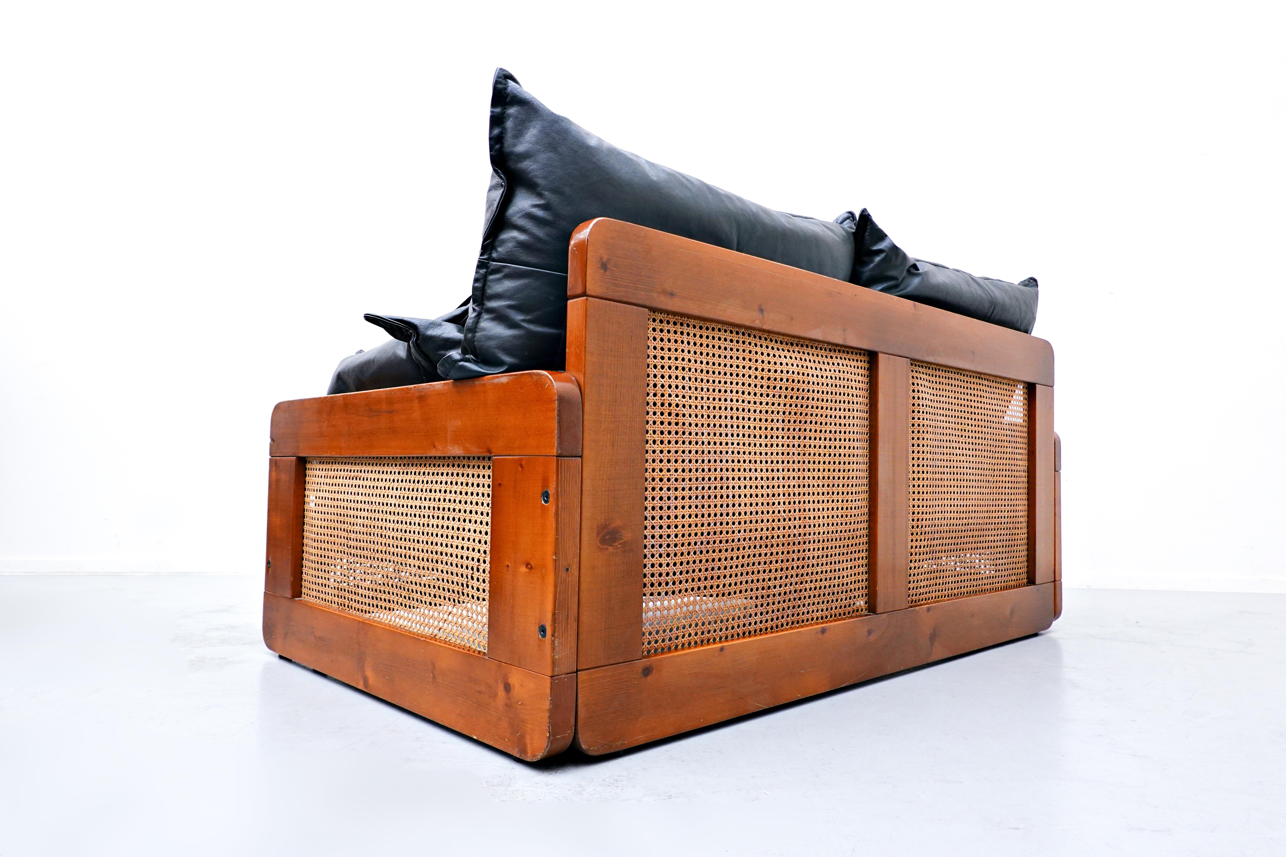 Ensemble de salon italien en cuir noir de style The Moderns, années 1970 en vente 9