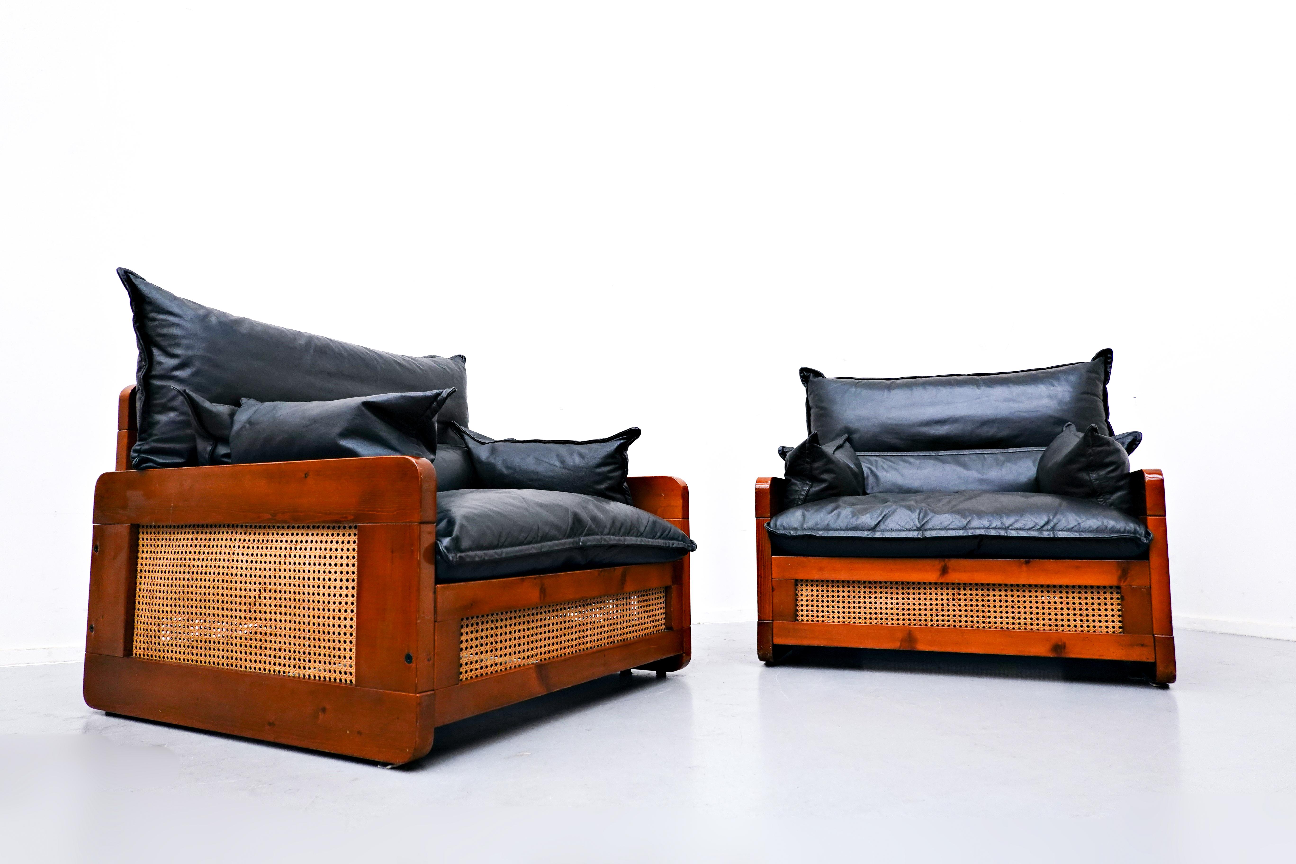 Italian Mid-Century Modern Black Leather Living Room Set, 1970s For Sale 12