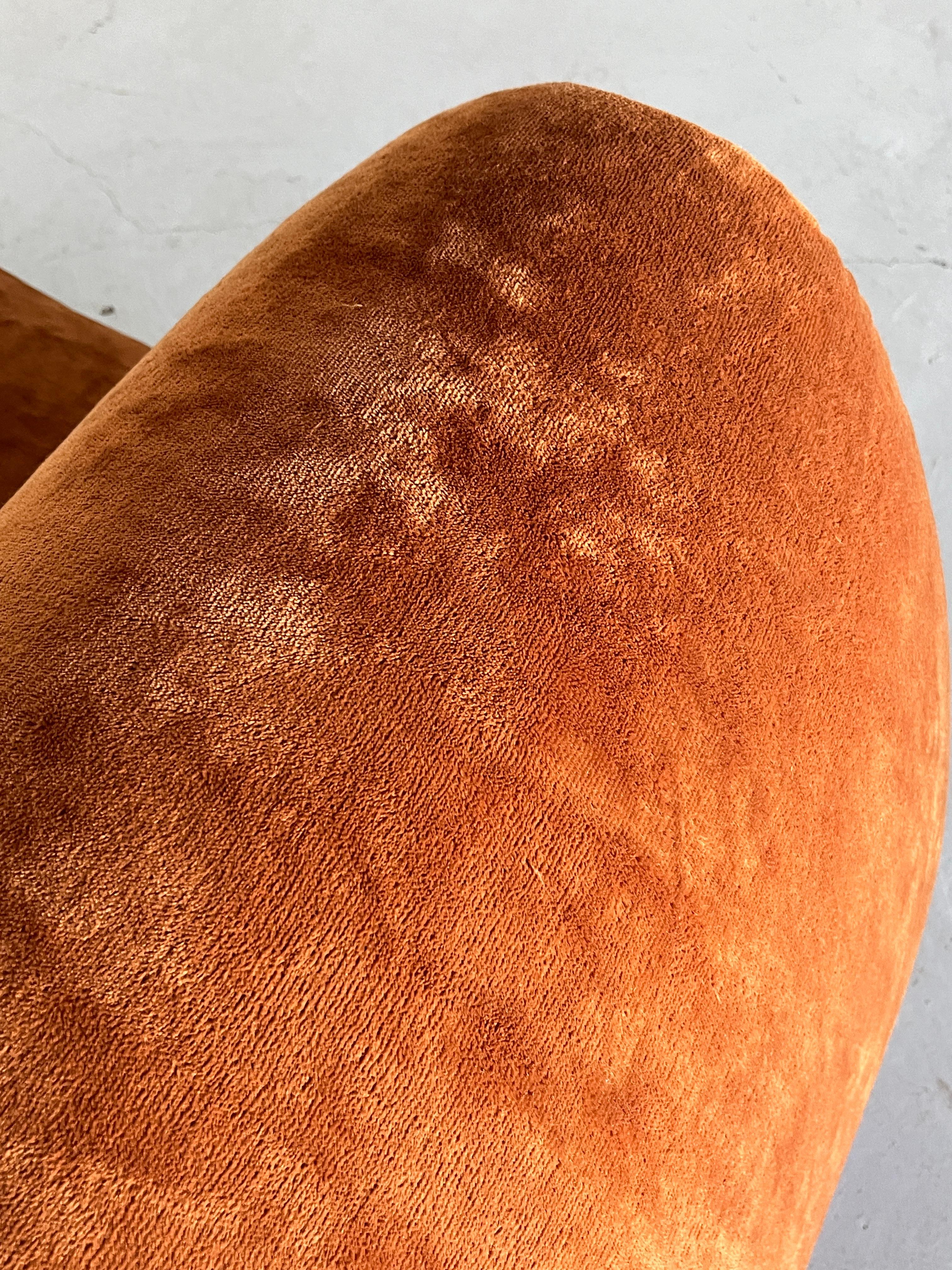 Italian Mid-Century-Modern Lounge Chair or Club Chair in Velvet Fabric, 1970s 5