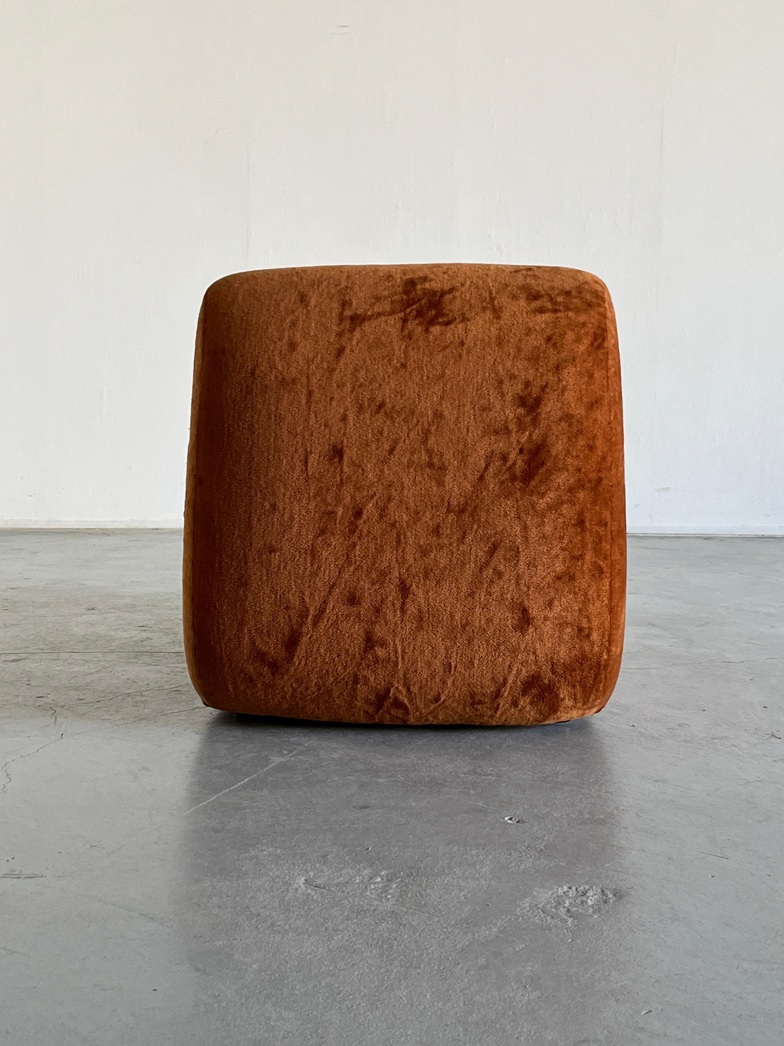 Upholstery Italian Mid-Century-Modern Lounge Chair or Club Chair in Velvet Fabric, 1970s