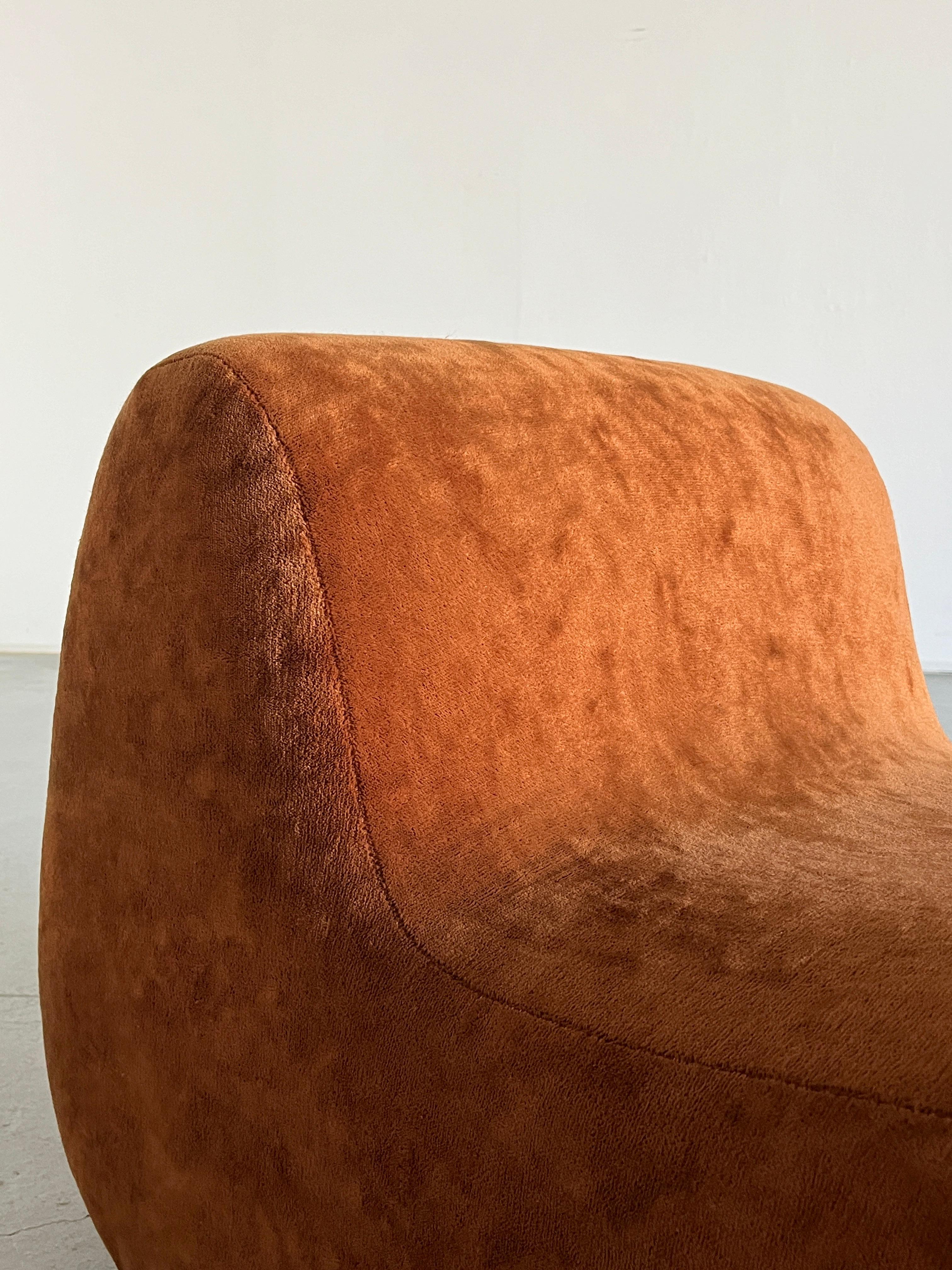 Italian Mid-Century-Modern Lounge Chair or Club Chair in Velvet Fabric, 1970s 2