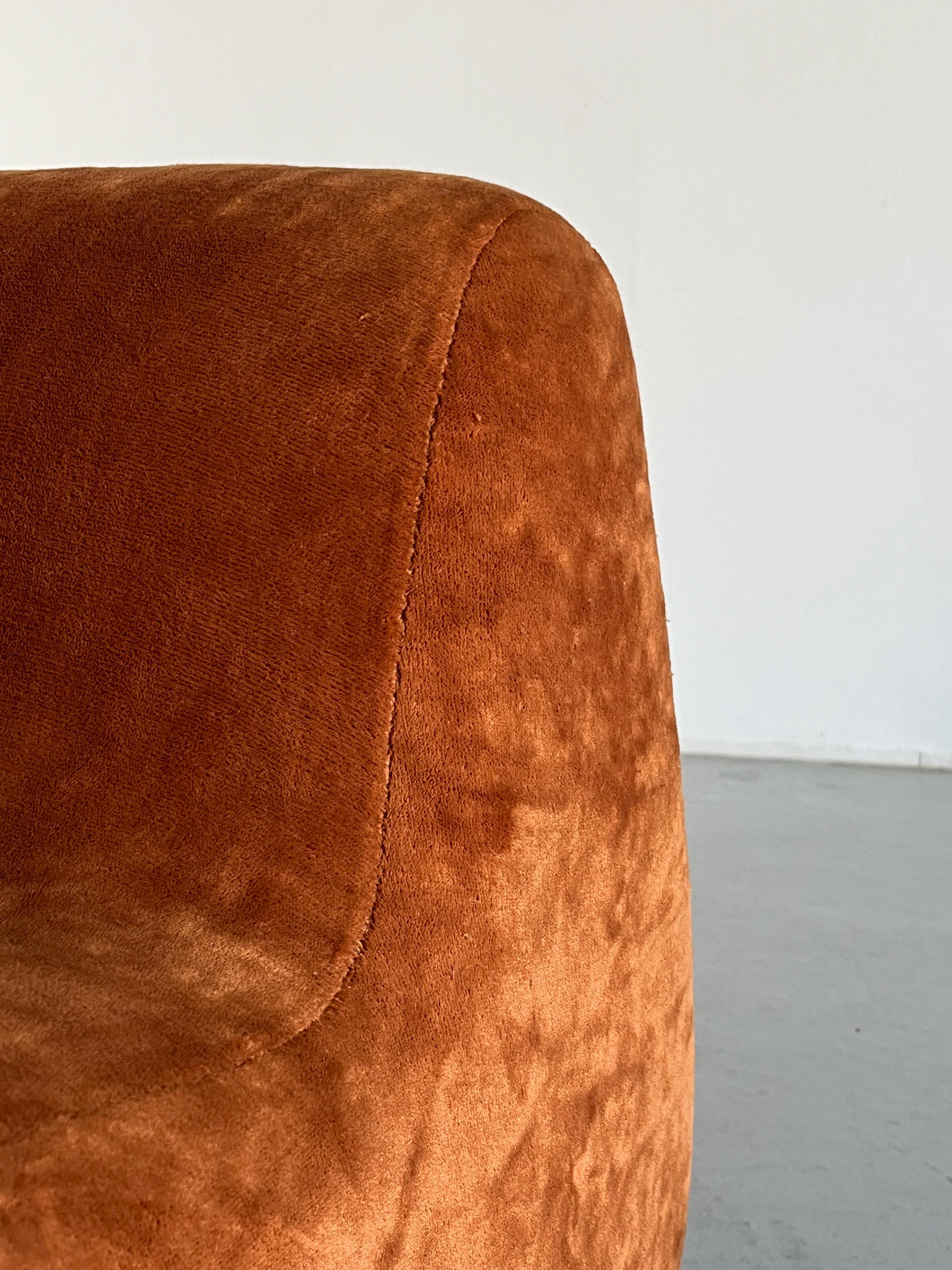 Italian Mid-Century-Modern Lounge Chair or Club Chair in Velvet Fabric, 1970s 3