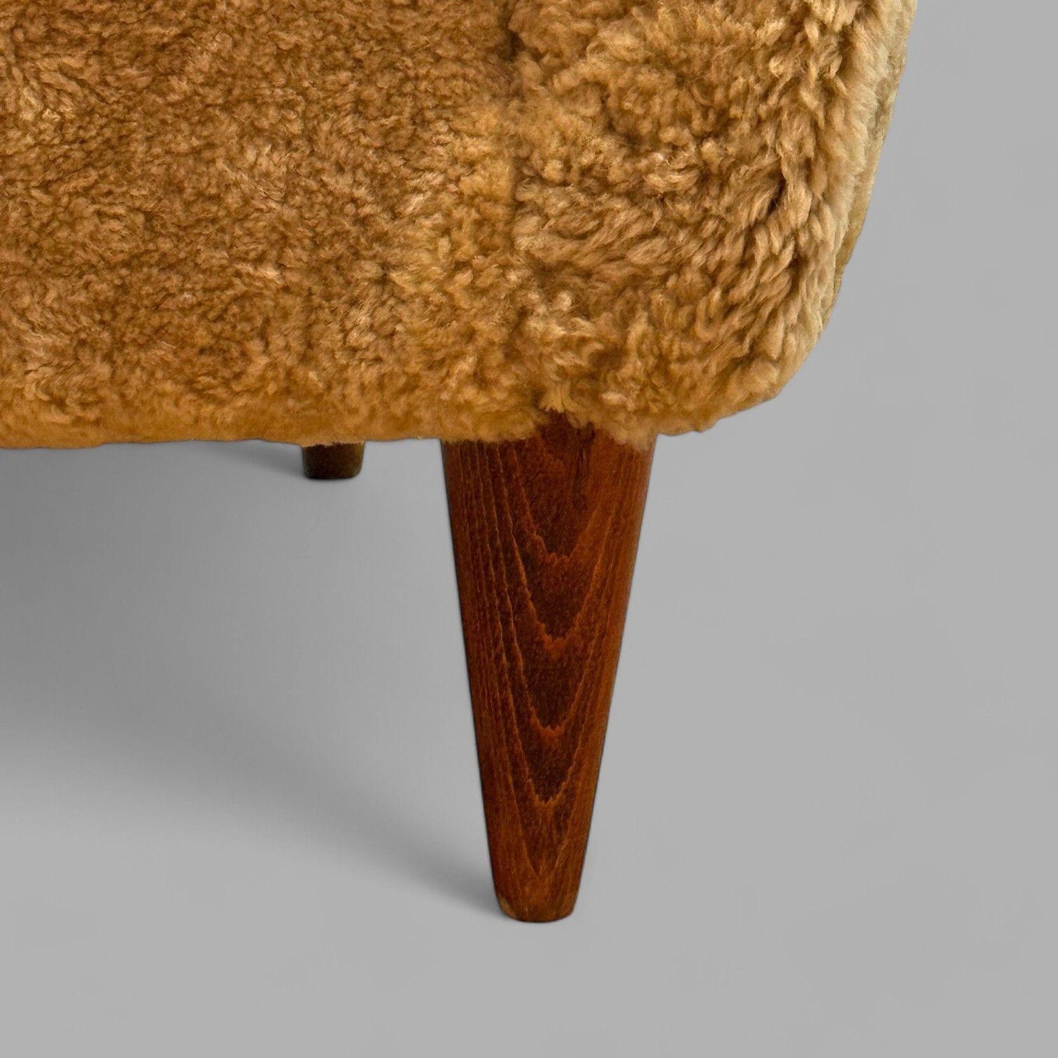 Chaises longues italiennes The Modernity, Shearling Honey, Wood Woods, 1950s en vente 6