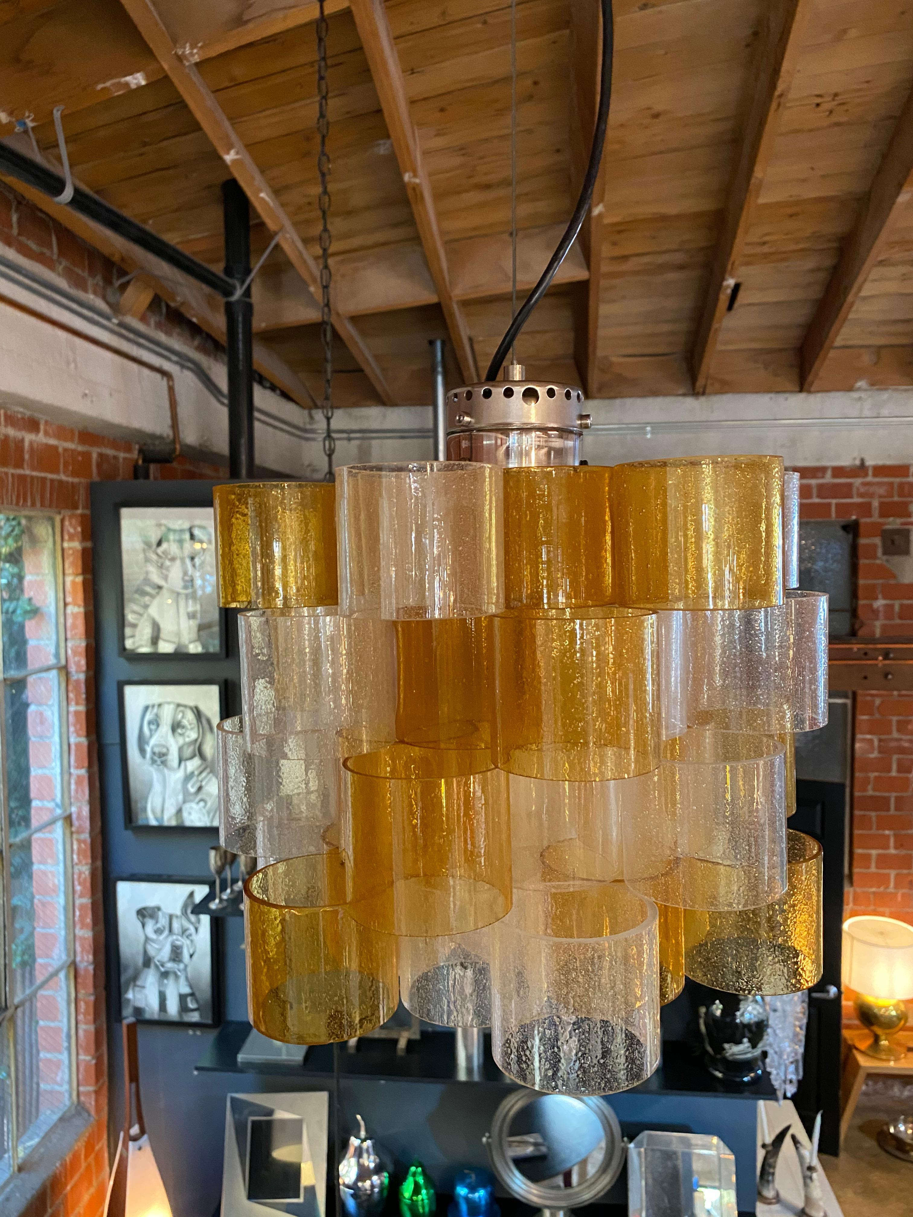 Pendentif italien moderne du milieu du siècle dernier en lucite, 1970 en vente 6
