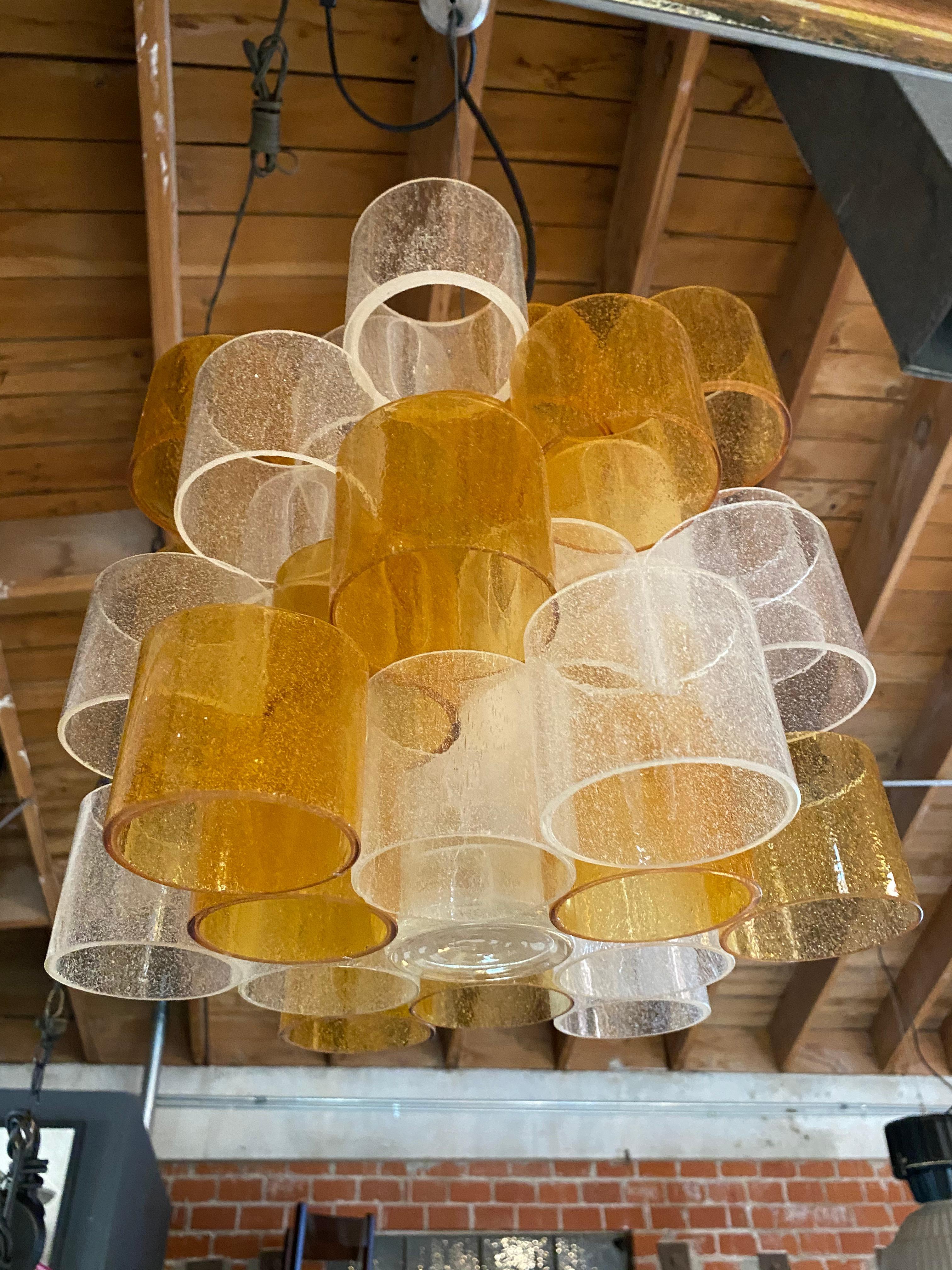 Fin du 20e siècle Pendentif italien moderne du milieu du siècle dernier en lucite, 1970 en vente