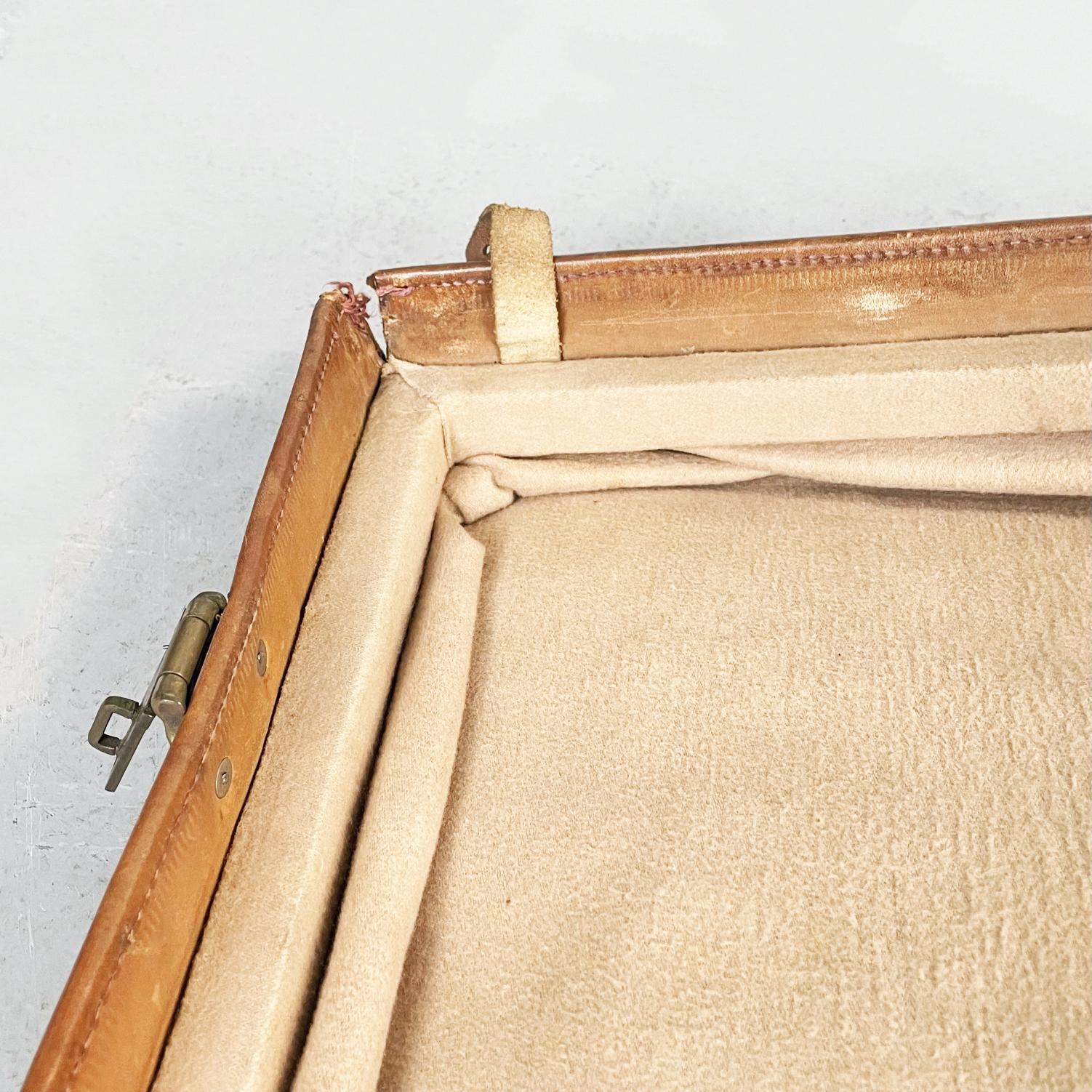 Italienisches Gepäckstück aus der Mitte des Jahrhunderts in braunem Leder mit beigem Stoff, 1960er Jahre im Angebot 14