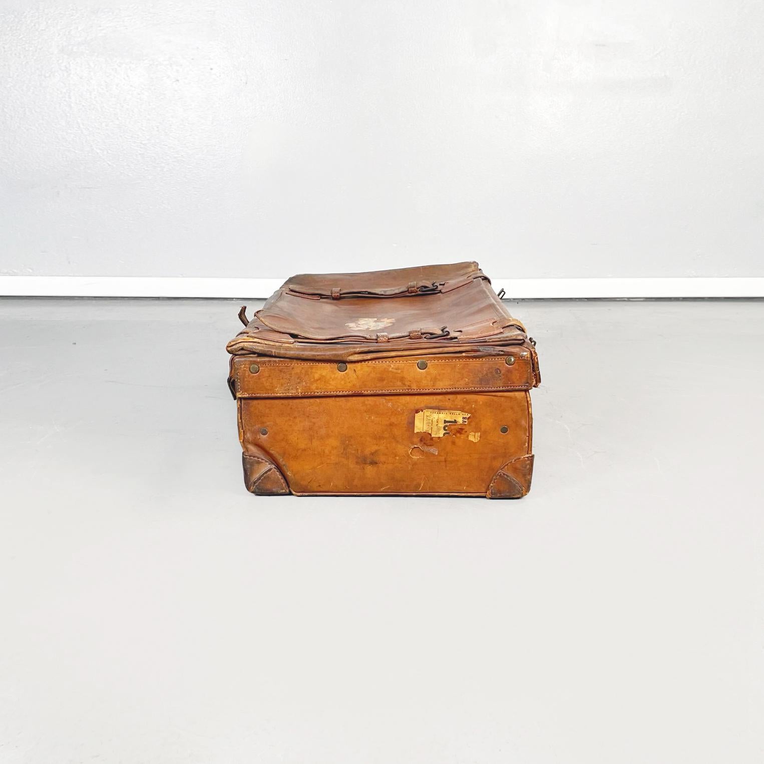 Italienisches Gepäckstück aus der Mitte des Jahrhunderts in braunem Leder mit beigem Stoff, 1960er Jahre im Zustand „Relativ gut“ im Angebot in MIlano, IT