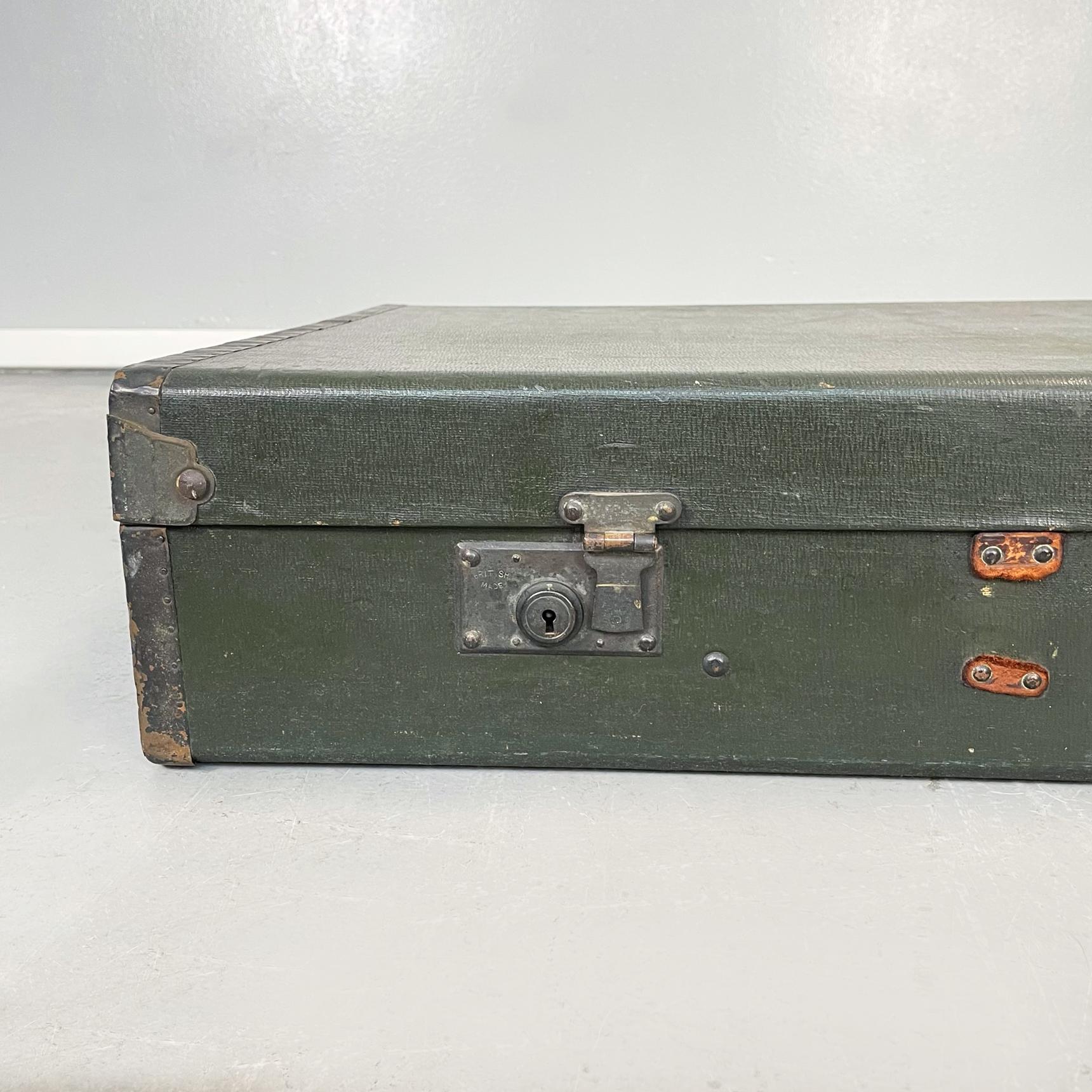 Italian Mid-Century Modern Luggage in Green Leather with Beige Fabric, 1970s For Sale 6