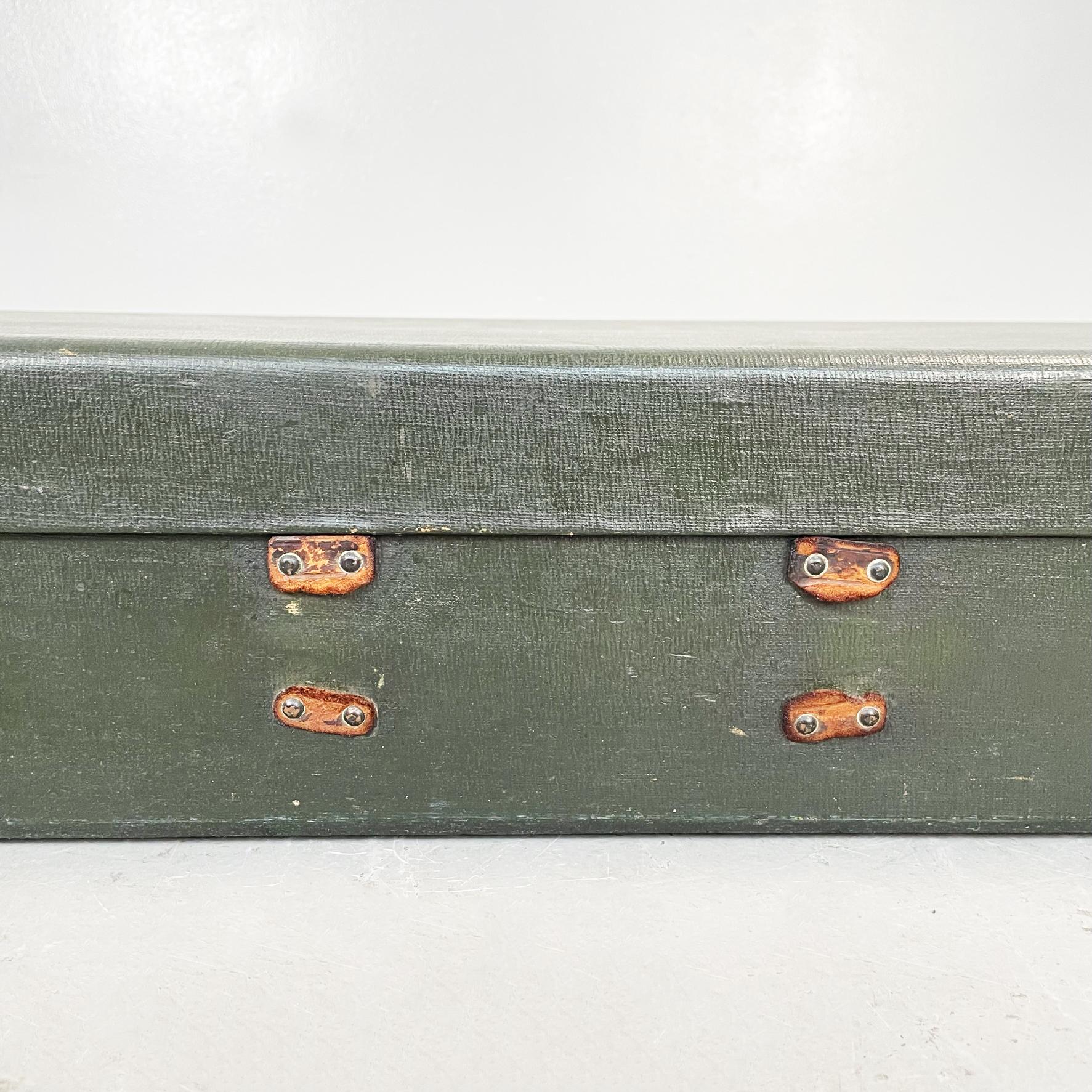 Italian Mid-Century Modern Luggage in Green Leather with Beige Fabric, 1970s For Sale 6
