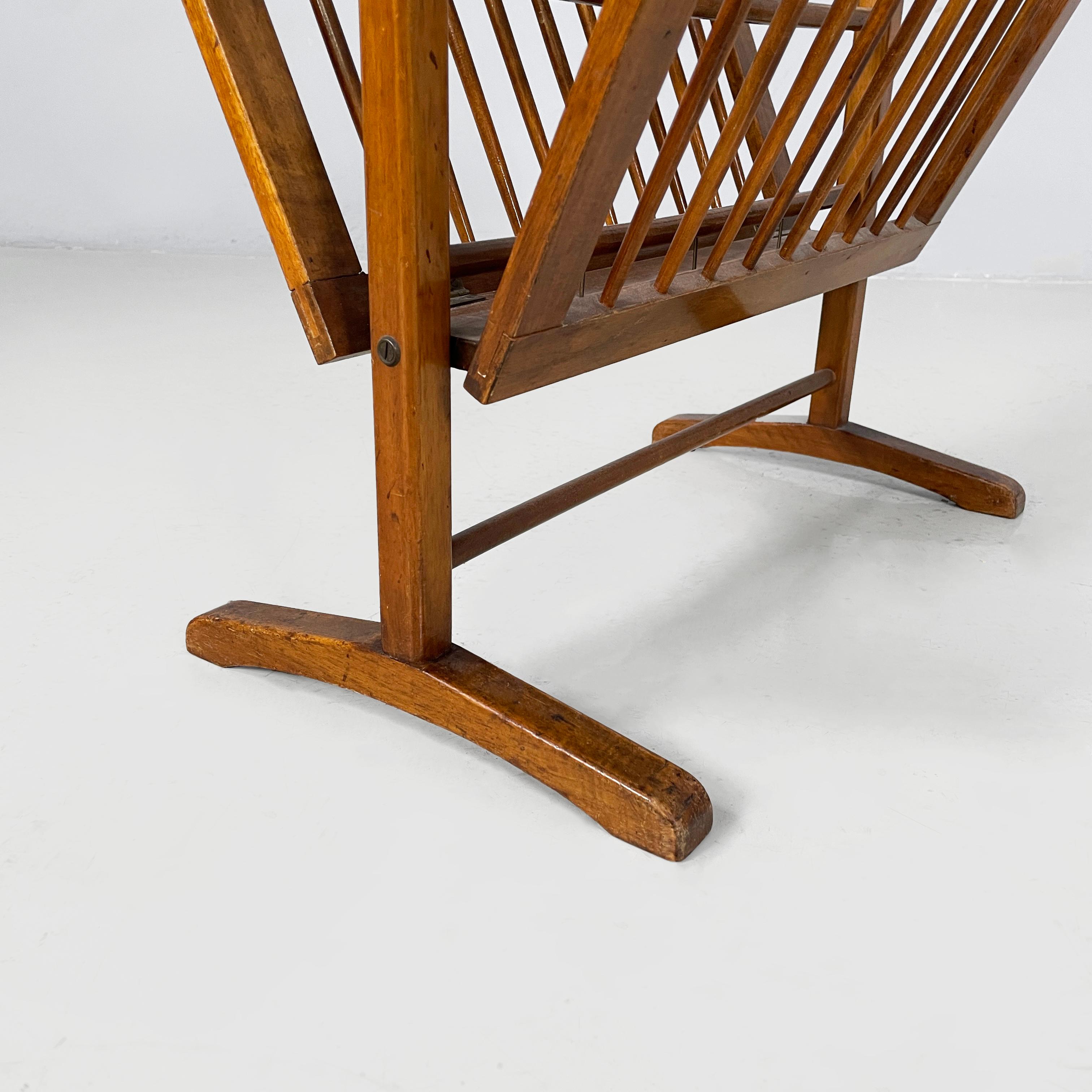 Portariviste italiano di metà secolo in legno e ottone brunito, anni '60 in vendita 4