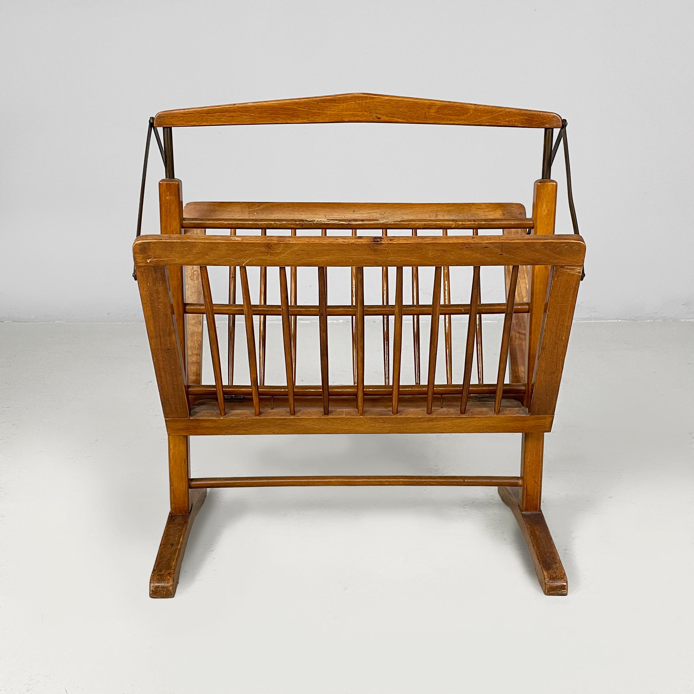 Mid-Century moderno Portariviste italiano di metà secolo in legno e ottone brunito, anni '60 in vendita