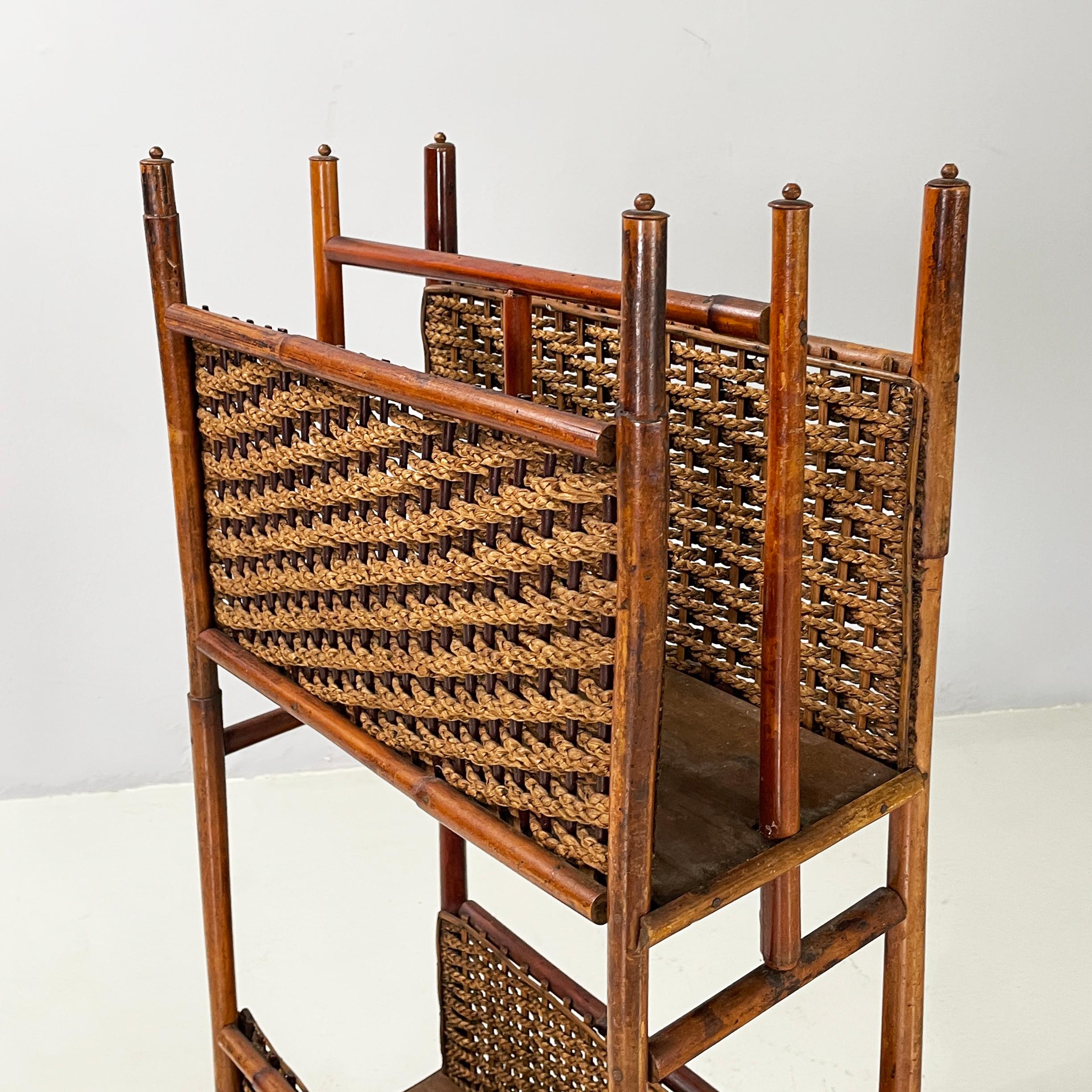 Metà XX secolo Portariviste italiano mid-century modern con doppio ripiano in rattan, anni '60 in vendita