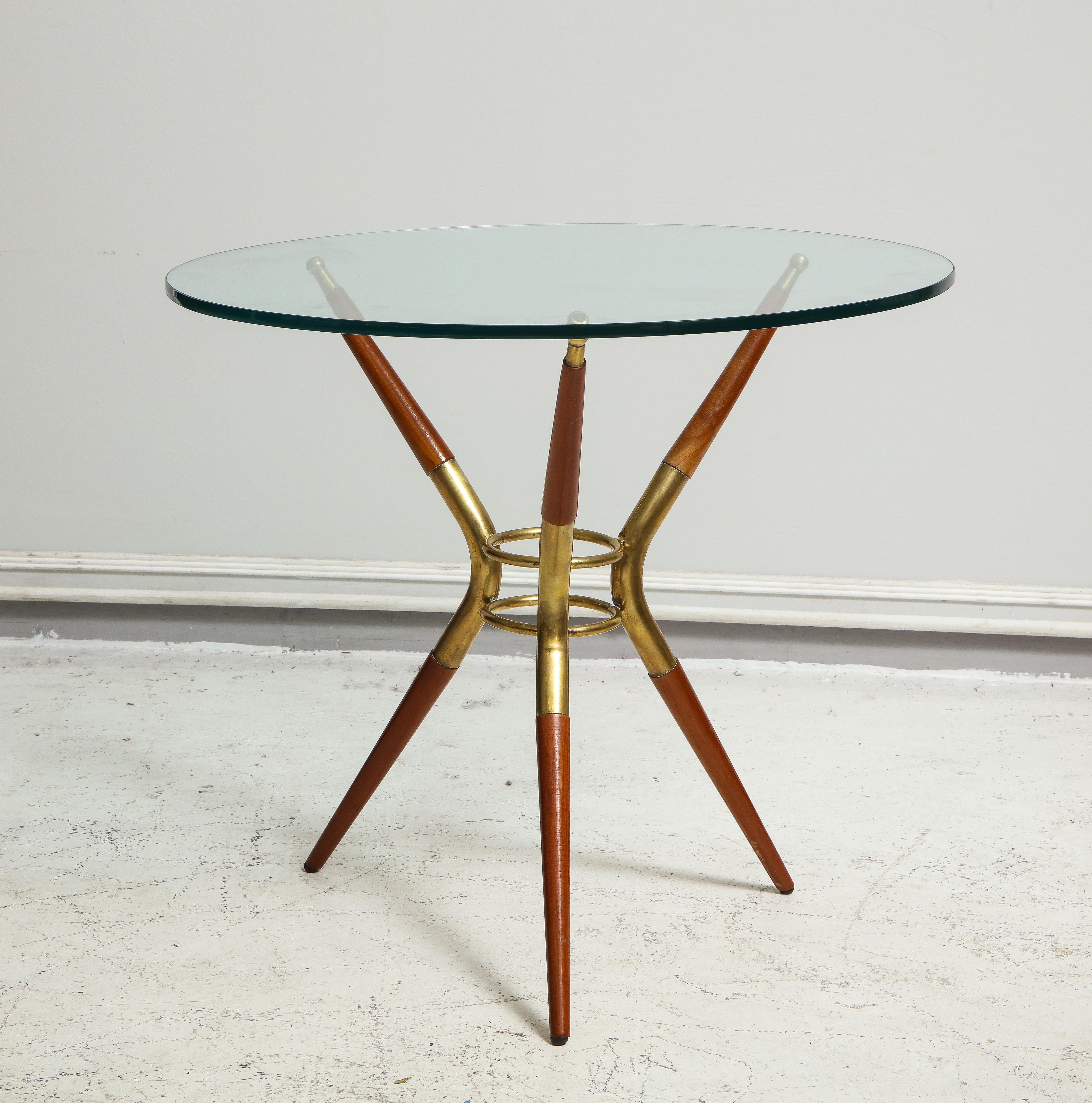 Italian Mid-century modern mahogany and brass end table  In Good Condition In New York, NY
