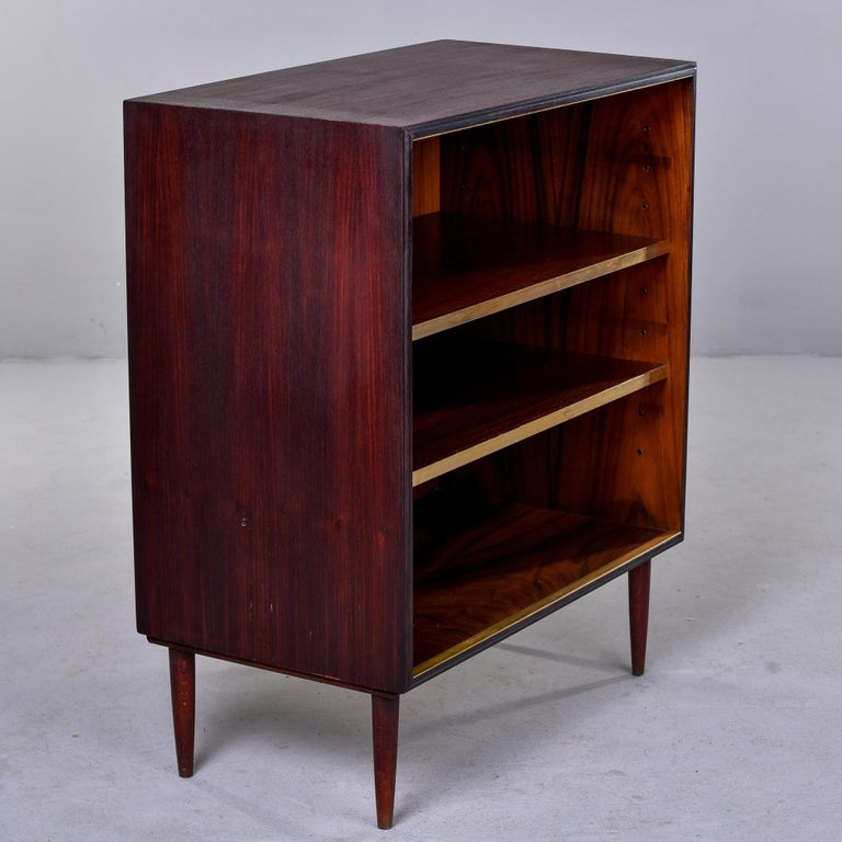 Italian MidCentury Modern Mahogany Shelf Unit with Brass Edges For Sale at 1stDibs