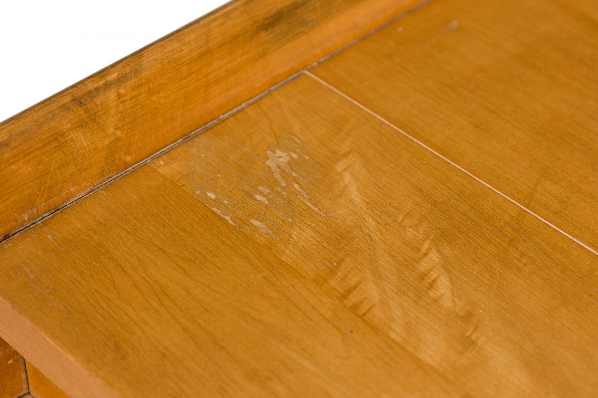 Italienische Mid-Century Modern-Hochkommode aus Ahornholz mit 6 Schubladen (Holz) im Angebot