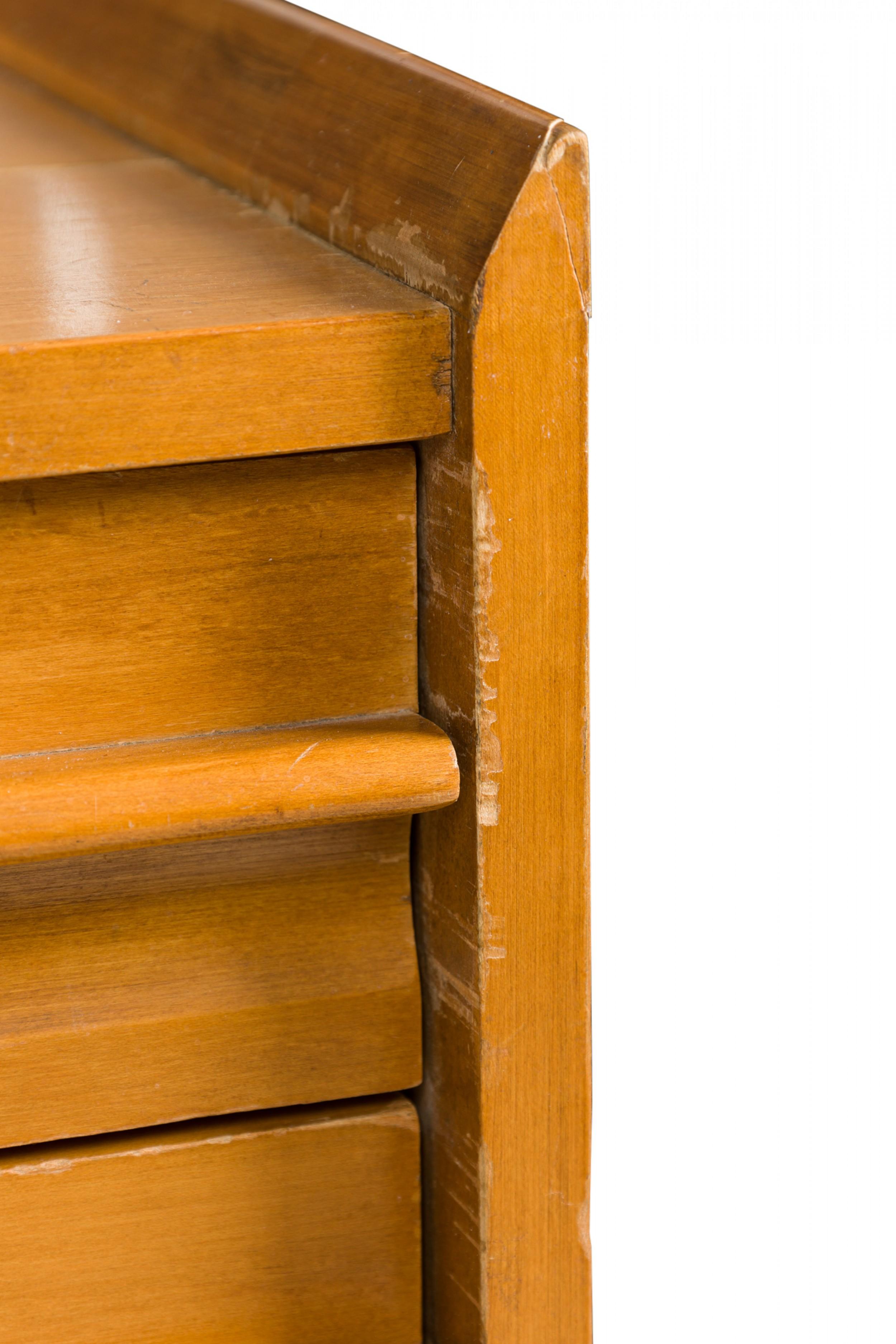 Italienische Mid-Century Modern-Hochkommode aus Ahornholz mit 6 Schubladen im Angebot 2