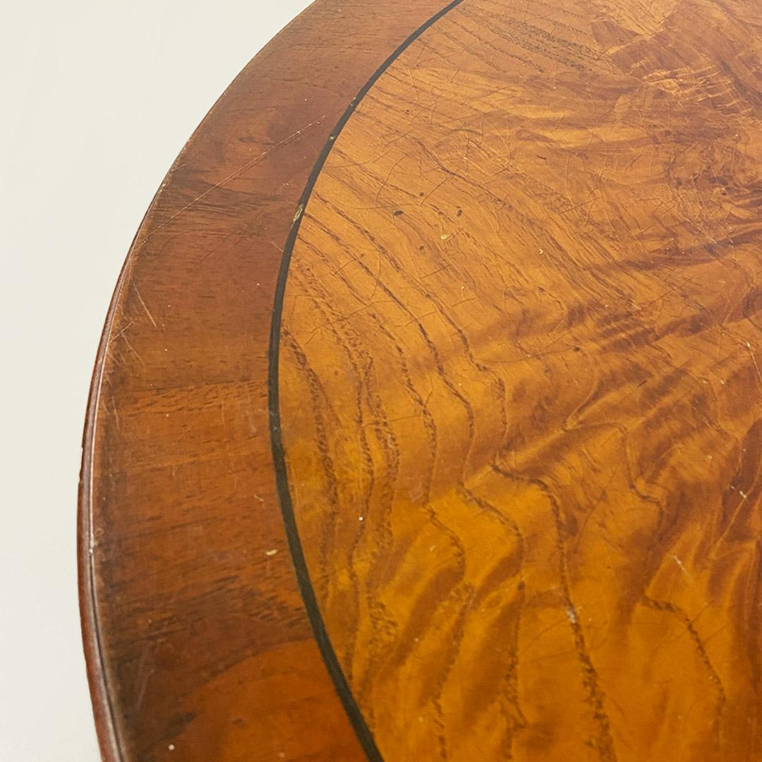 Italian mid century modern medium height liberty lines round coffee table, 1940s In Good Condition For Sale In MIlano, IT