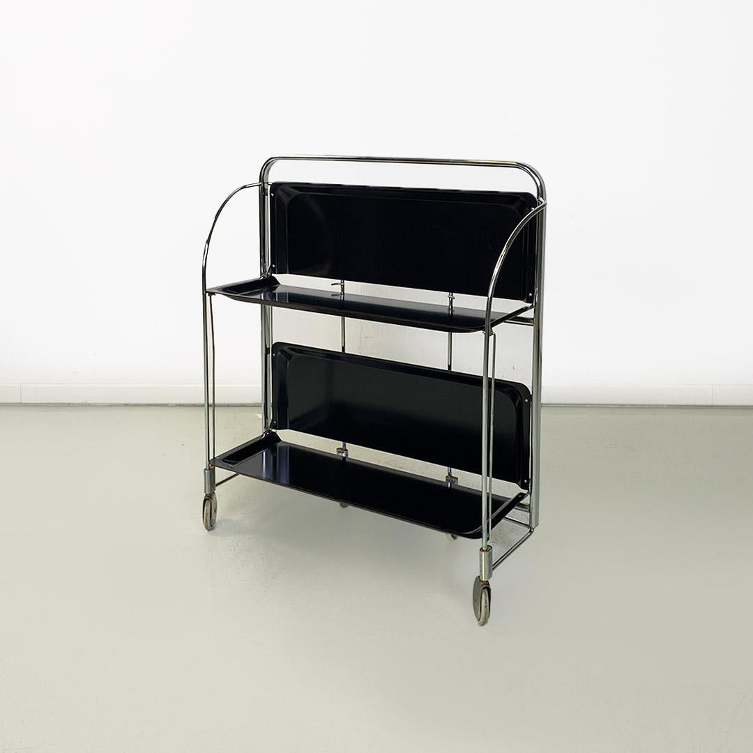 Italian mid century modern metal and black plastic food trolley on wheels 1960s In Good Condition For Sale In MIlano, IT