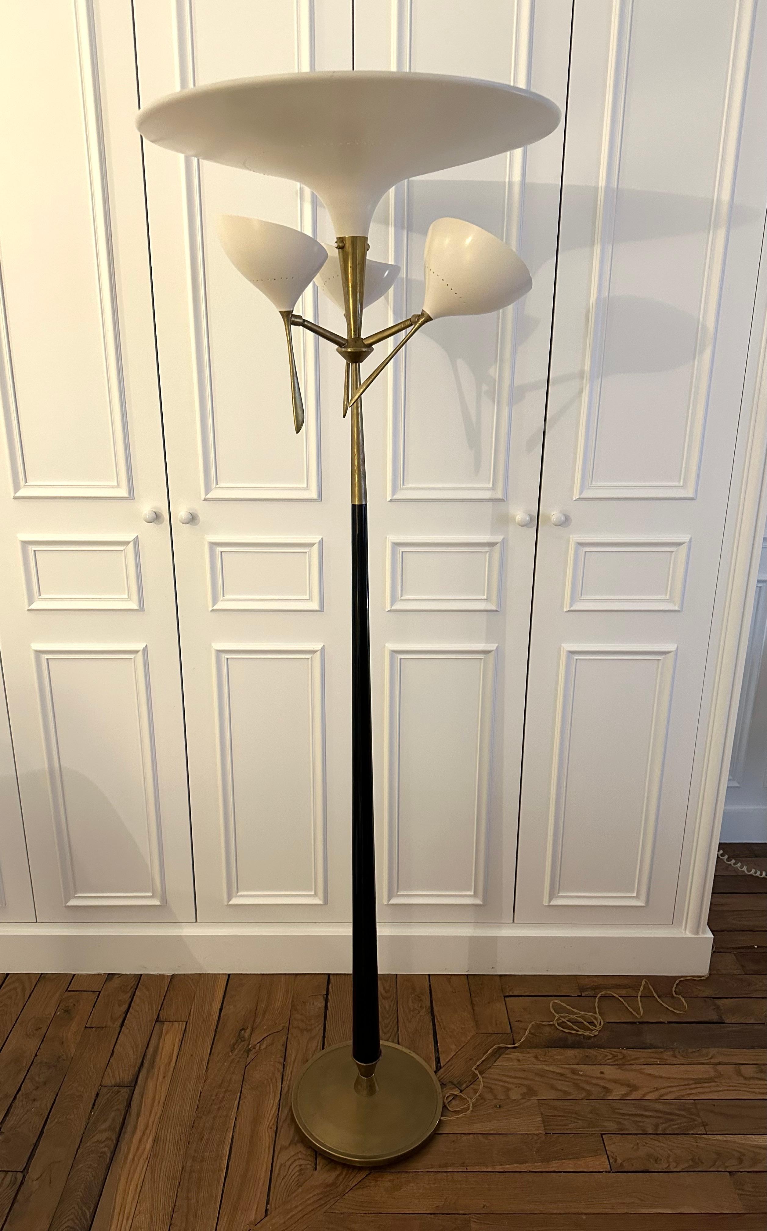 Italian Mid-Century Modern Metal and Brass Floor Lamp by Lumen, 1950s For Sale 5