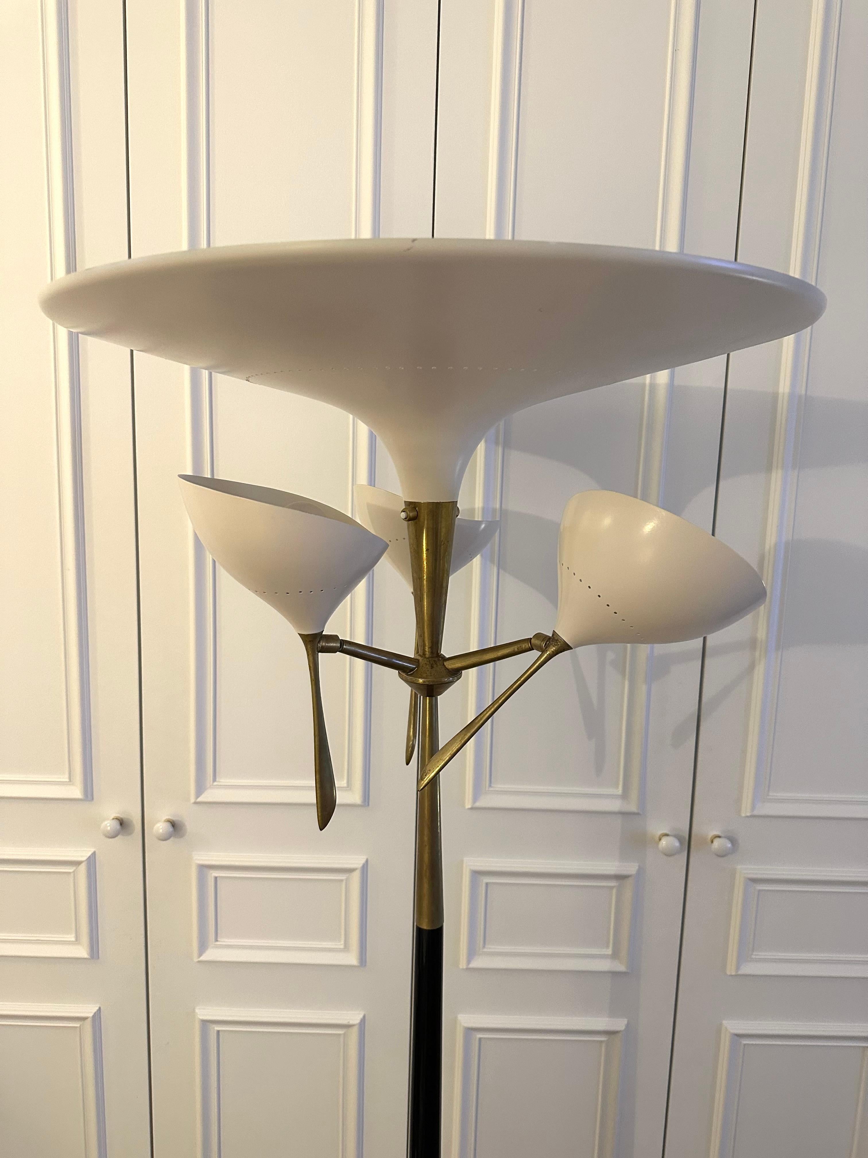 Italian Mid-Century Modern Metal and Brass Floor Lamp by Lumen, 1950s For Sale 7