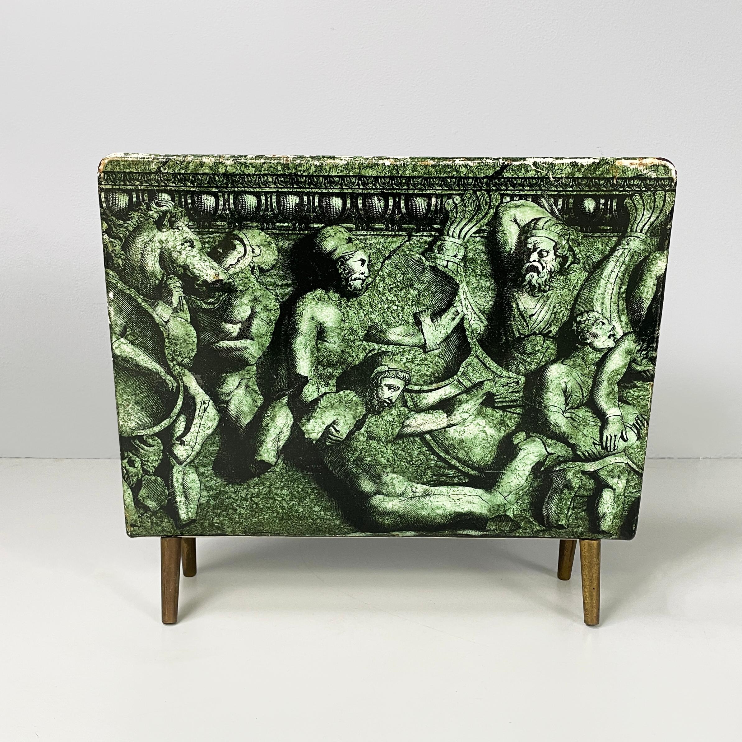 Mid-Century Modern Italian mid-century modern Metal and brass magazine rack by Fornasetti, 1960s