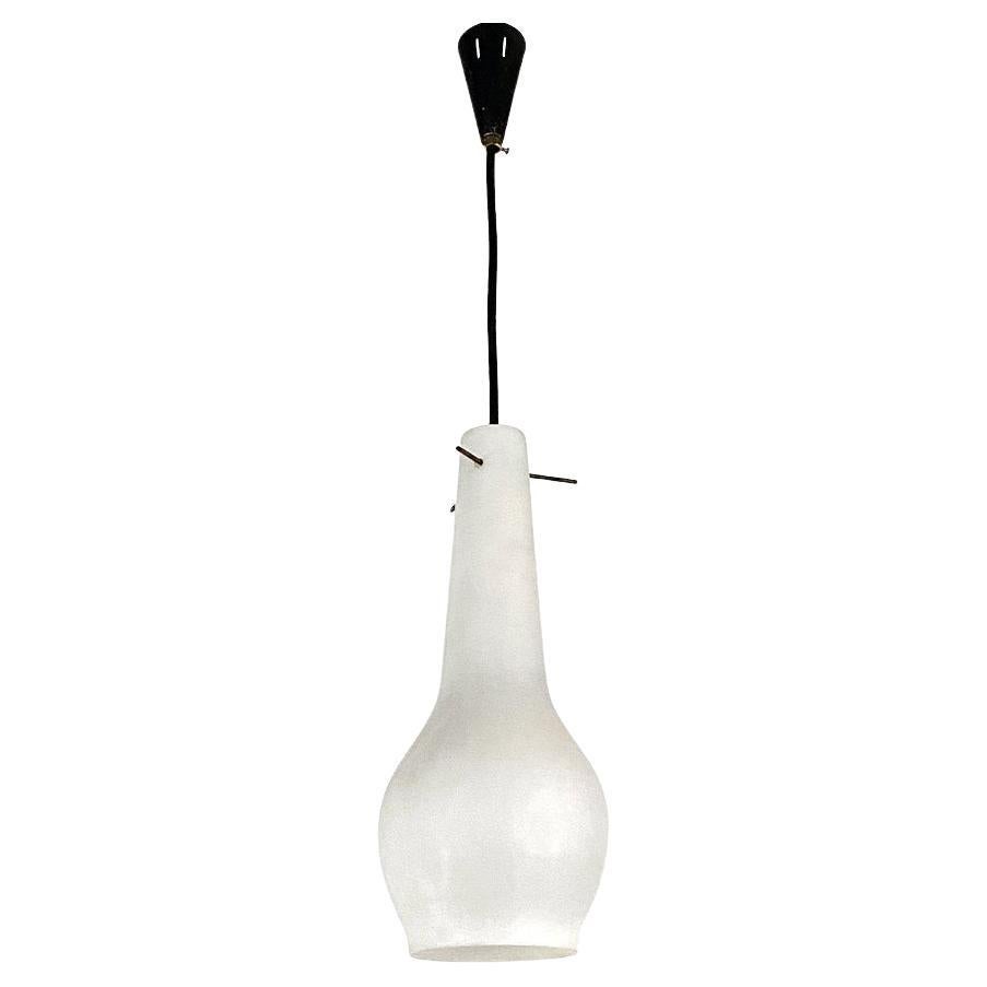 Italienischer Mid-Century-Modern-Kronleuchter aus Metall und Opalglas, 1960er Jahre im Angebot