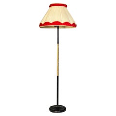 Lámpara de pie italiana moderna de mediados de siglo, de latón metálico y tela beige y roja, 1940