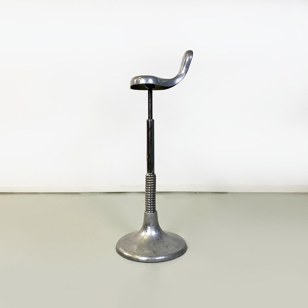 Italian Mid-Century Modern Metal Central Stem Adjustable Stool, 1950s In Good Condition In MIlano, IT
