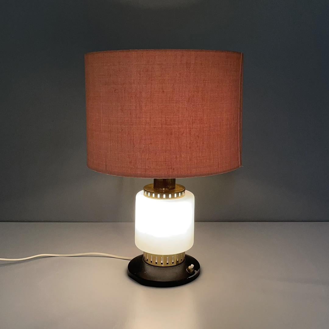 Italian mid-century modern metal fabric and glass table lamp by Stilnovo, 1960s In Good Condition For Sale In MIlano, IT