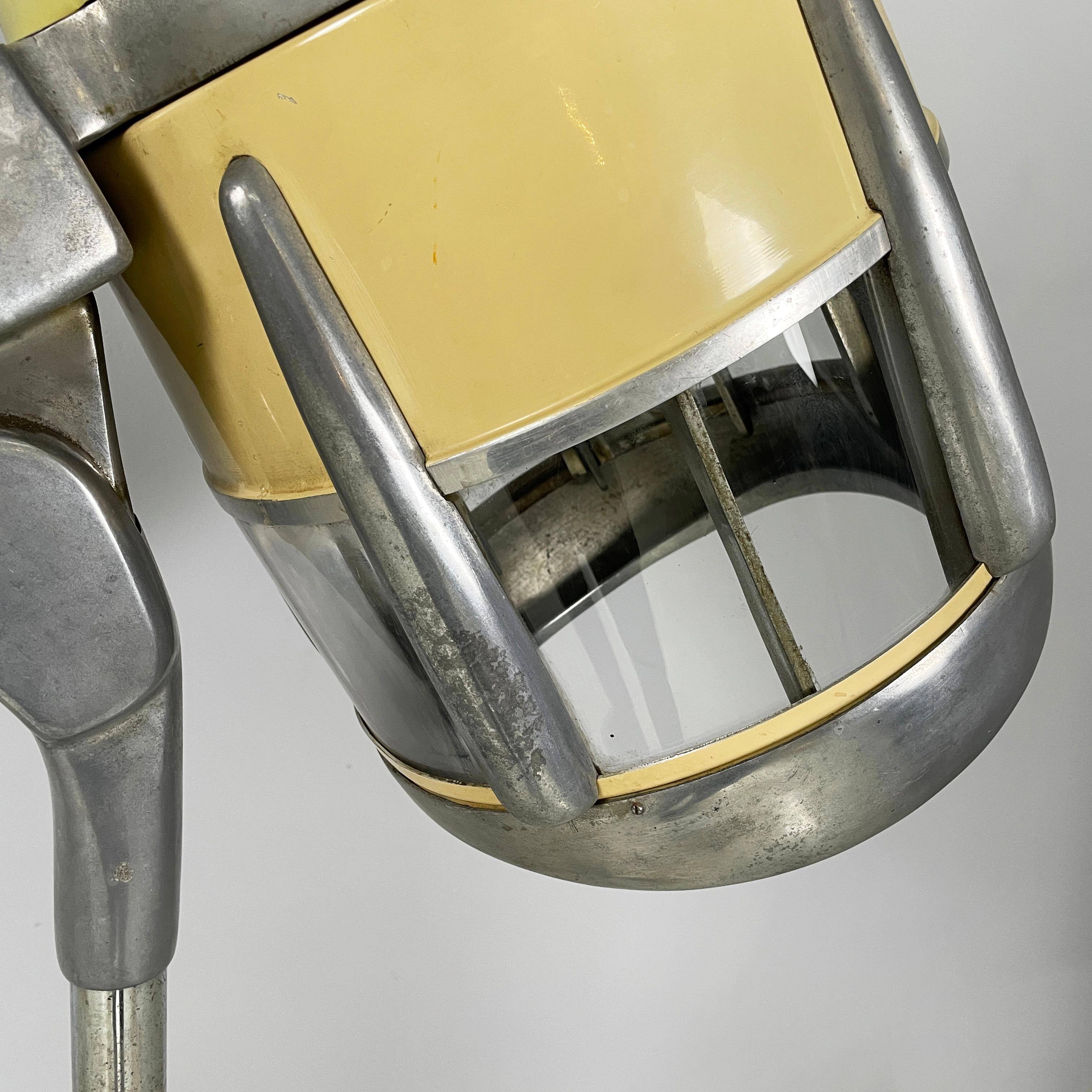 Casco da parrucchiere italiano di metà secolo in metallo, anni '50 in vendita 4