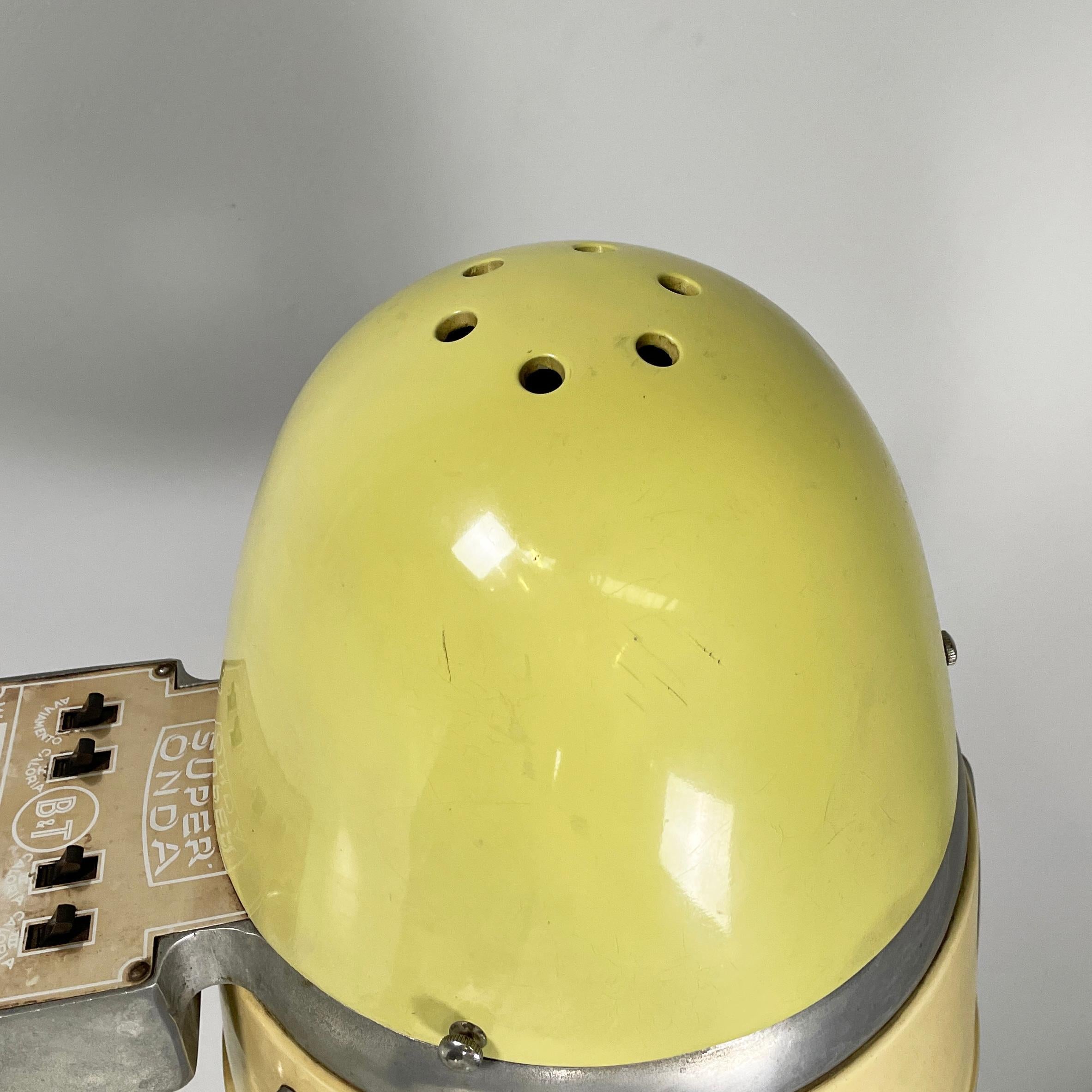 Metà XX secolo Casco da parrucchiere italiano di metà secolo in metallo, anni '50 in vendita