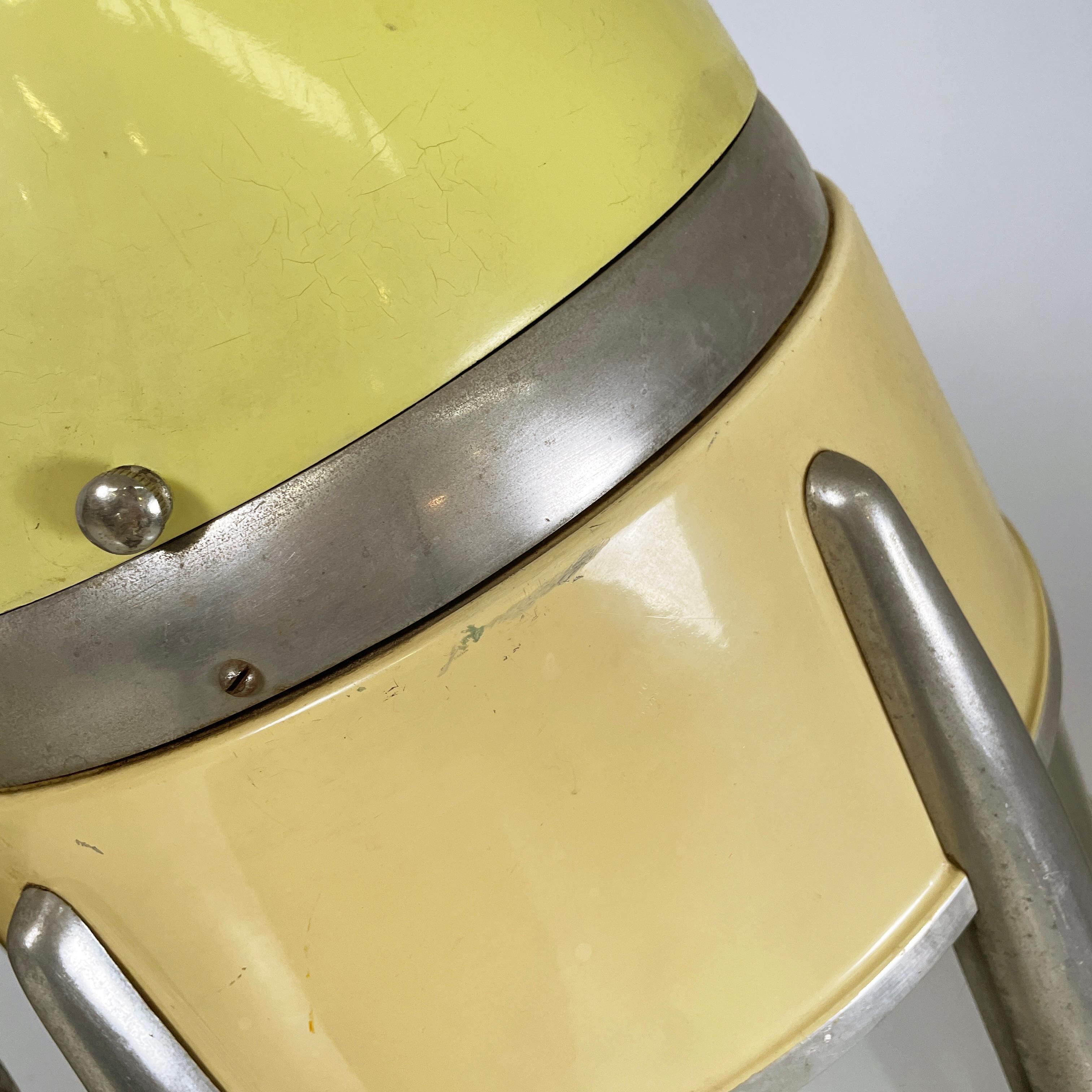 Casco da parrucchiere italiano di metà secolo in metallo, anni '50 in vendita 1