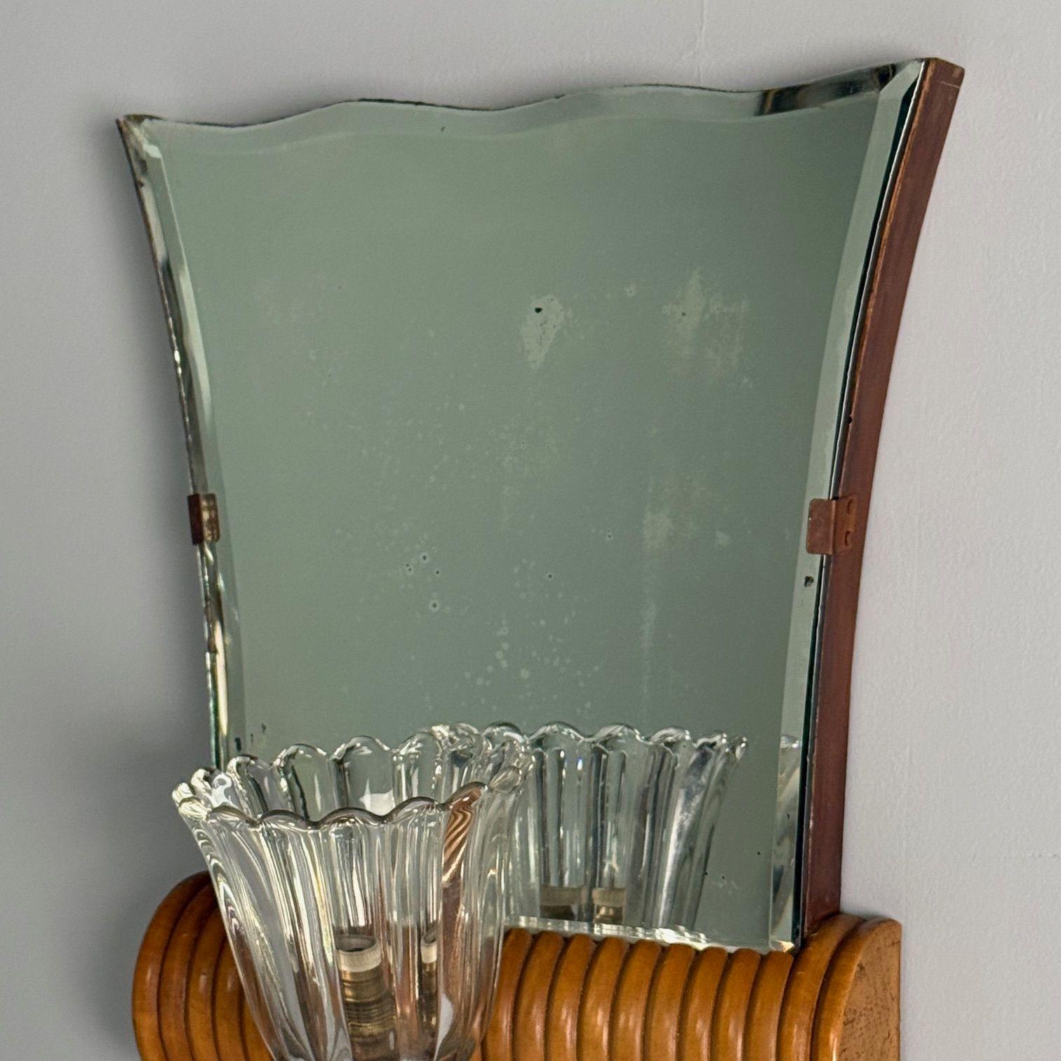 Italienische Mid-Century-Modern-Wandleuchter, verspiegelt, Messing, Holz, Italien, 1940er Jahre (Spiegel) im Angebot