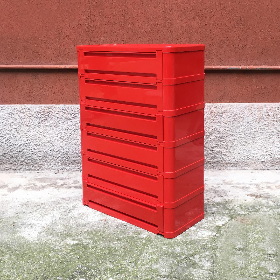 Italian Mid-Century Modern Modular Red Plastic Chest of Drawers by Kartell 1970s In Good Condition In MIlano, IT