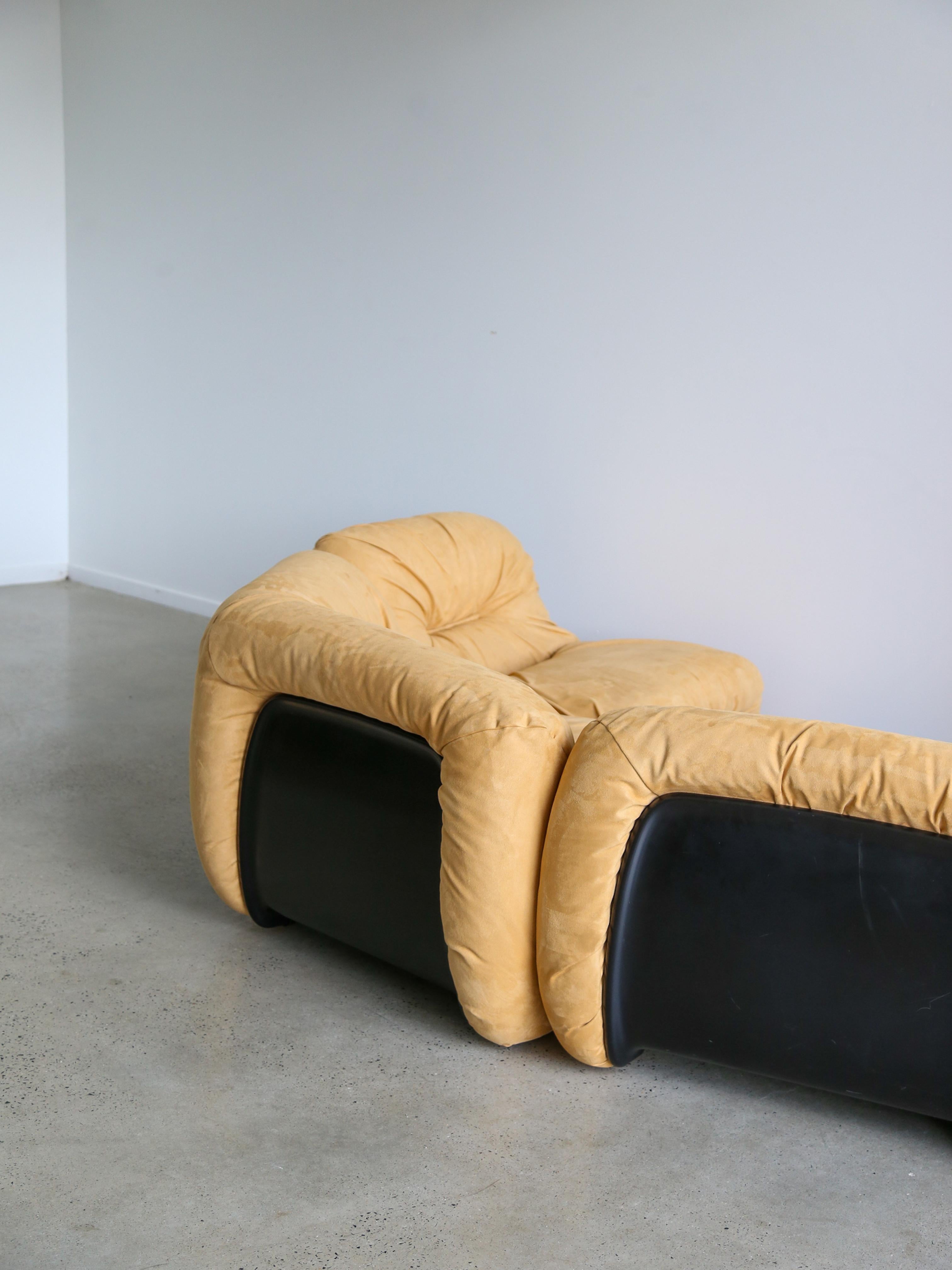Modulares italienisches Mid-Century-Modern-Sofa von Diego Mattu für P1 1960er Jahre (Wildleder) im Angebot