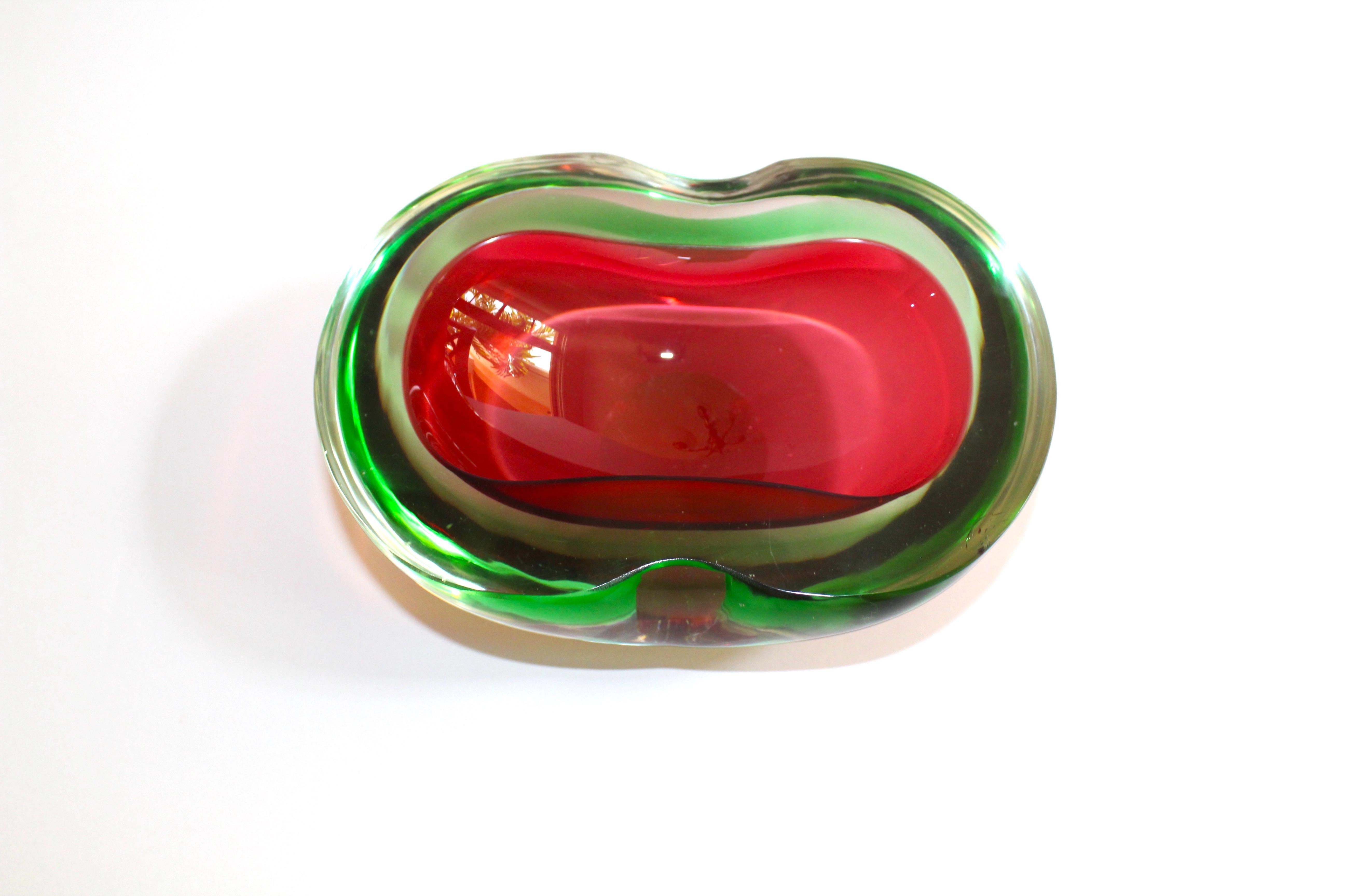 Italian Mid-Century Modern Murano Glass Ashtray or Bowl in Red and Green 2