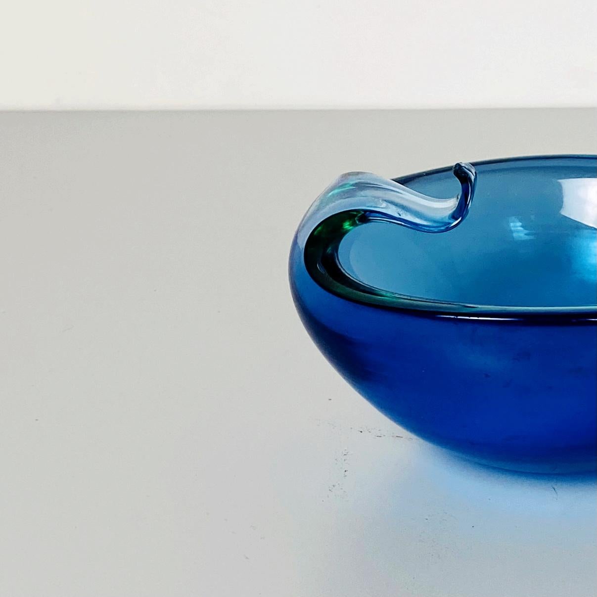 Italian Mid-Century Modern Murano Glass Object Holder with Curled Arms, 1970s For Sale 10