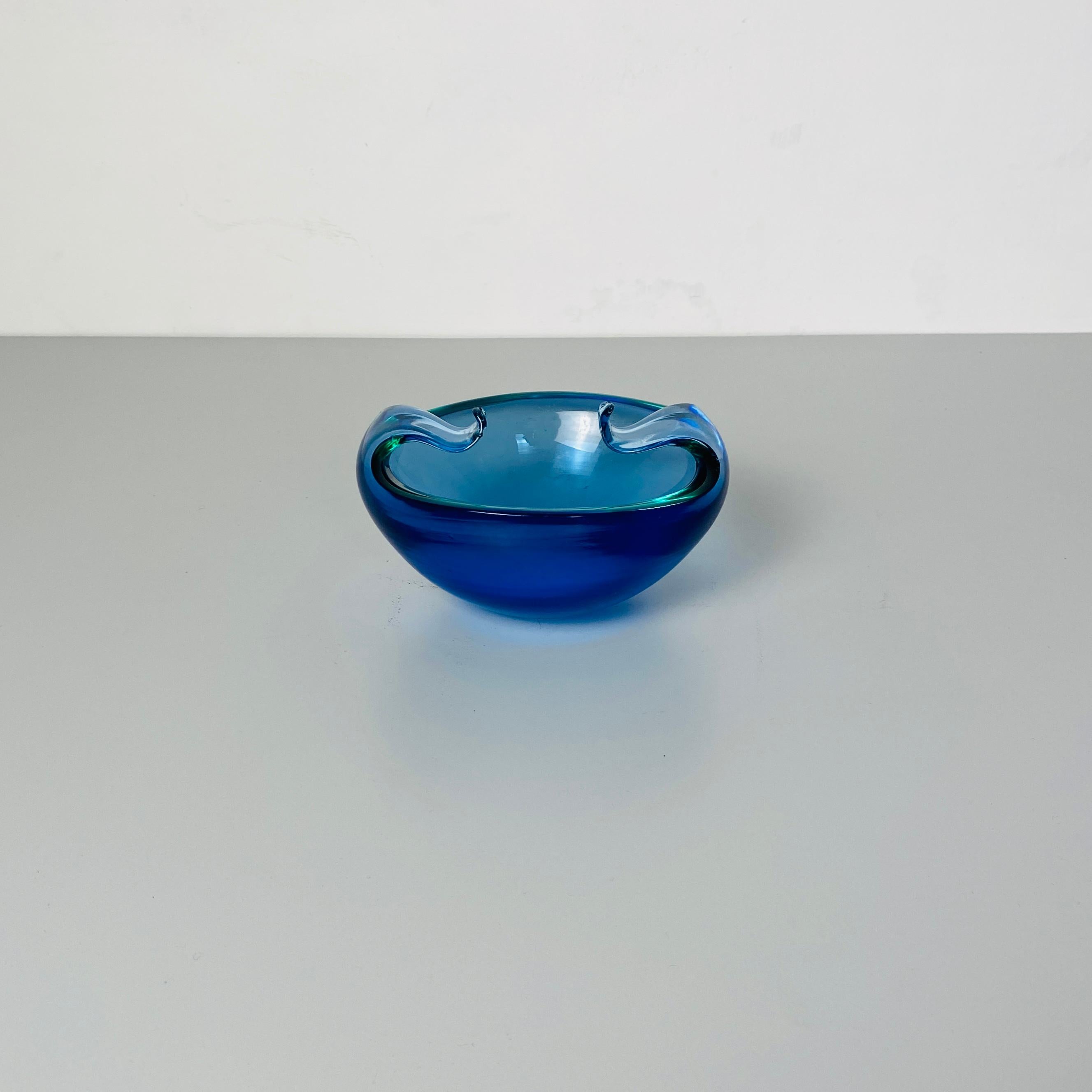 Italian Mid-Century Modern Murano Glass Object Holder with Curled Arms, 1970s For Sale 2