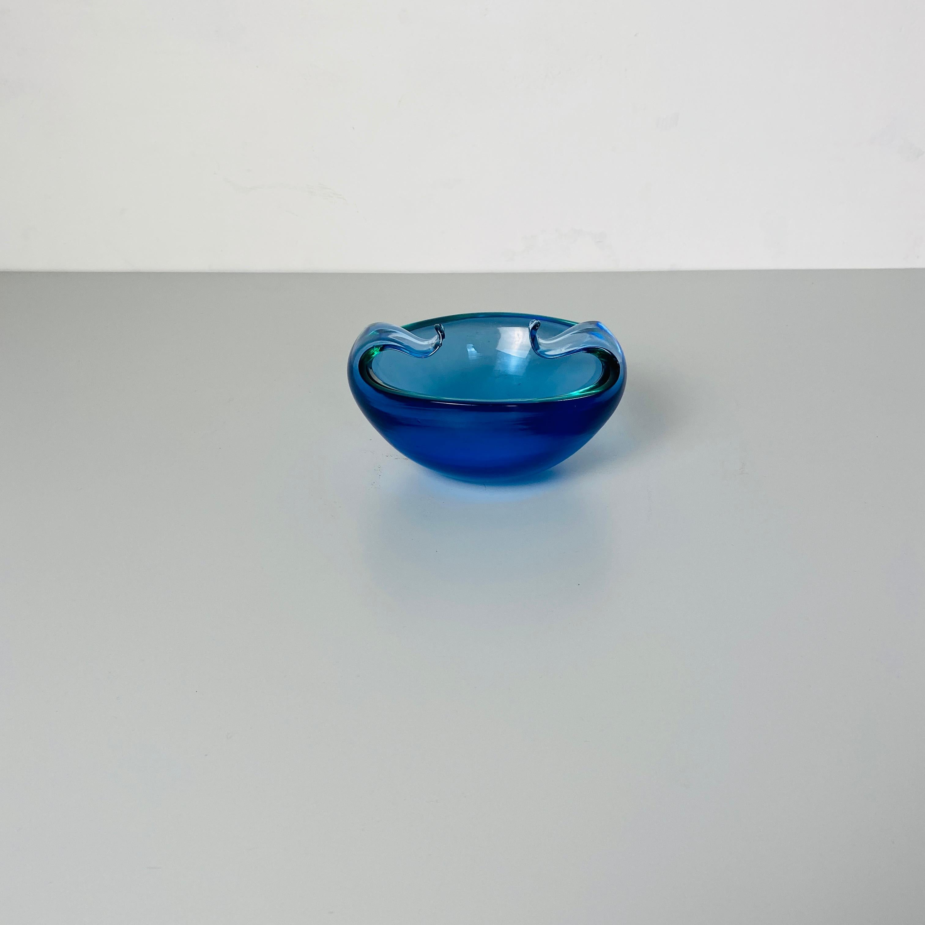 Italian Mid-Century Modern Murano Glass Object Holder with Curled Arms, 1970s For Sale 3