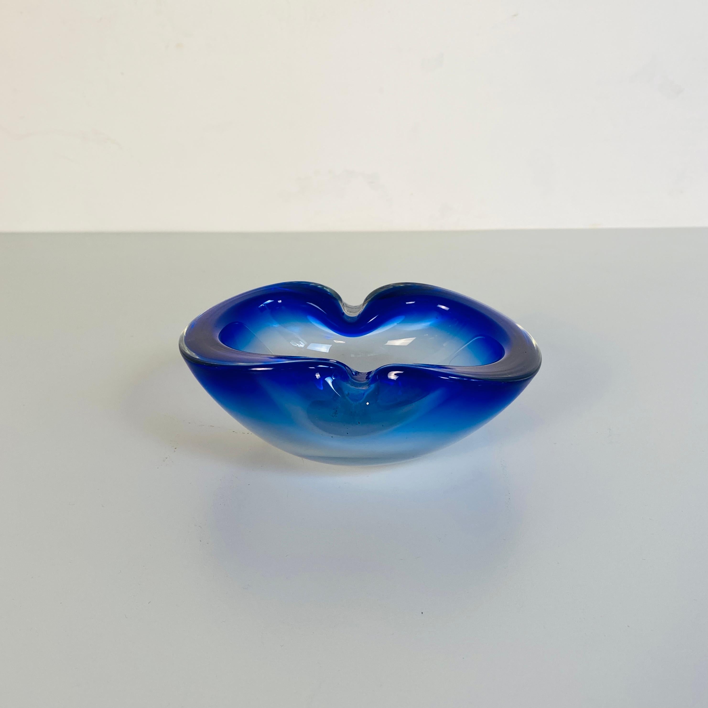Late 20th Century Italian Mid-Century Modern Murano Glass Oval Object Holder in Blue, 1970s For Sale