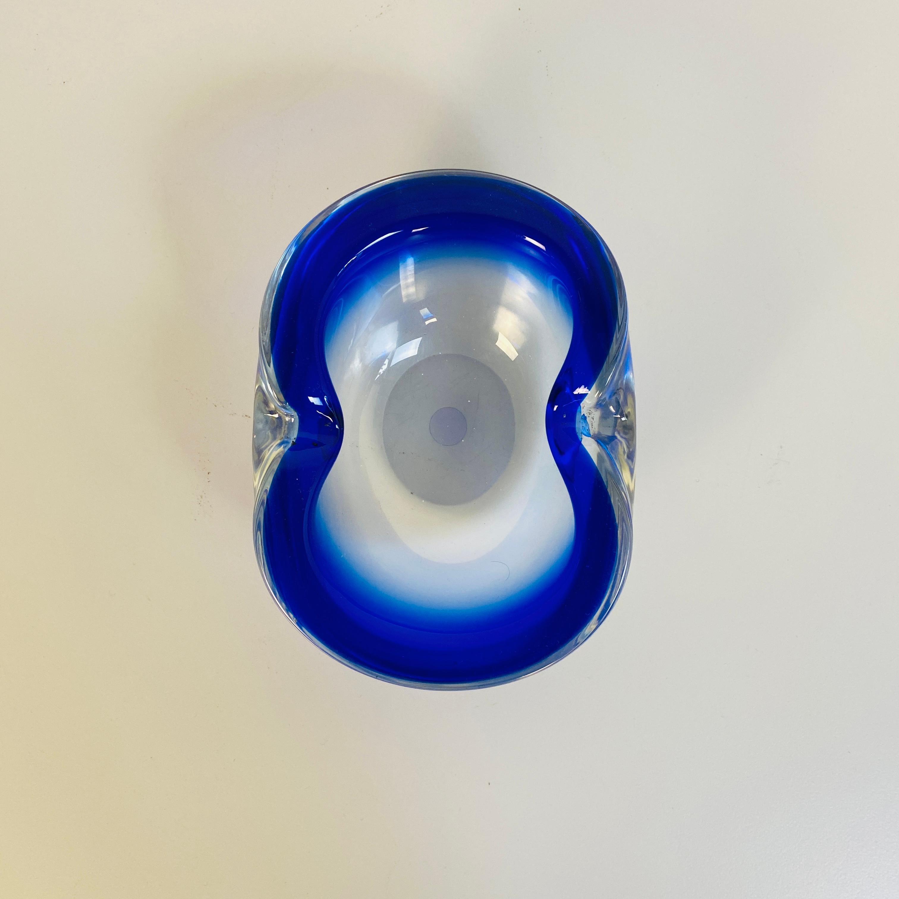 Italian Mid-Century Modern Murano Glass Oval Object Holder in Blue, 1970s For Sale 1