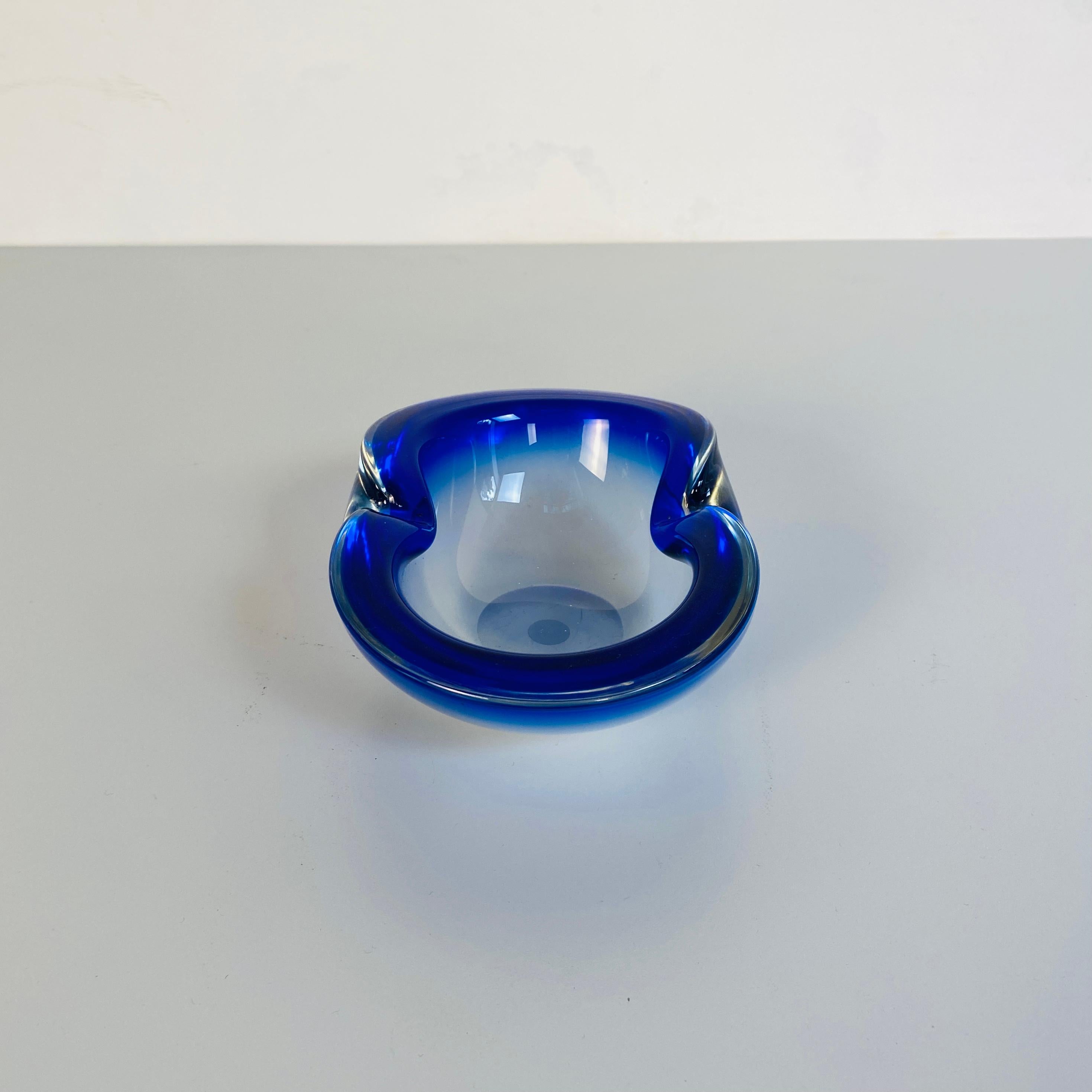 Italian Mid-Century Modern Murano Glass Oval Object Holder in Blue, 1970s For Sale 2