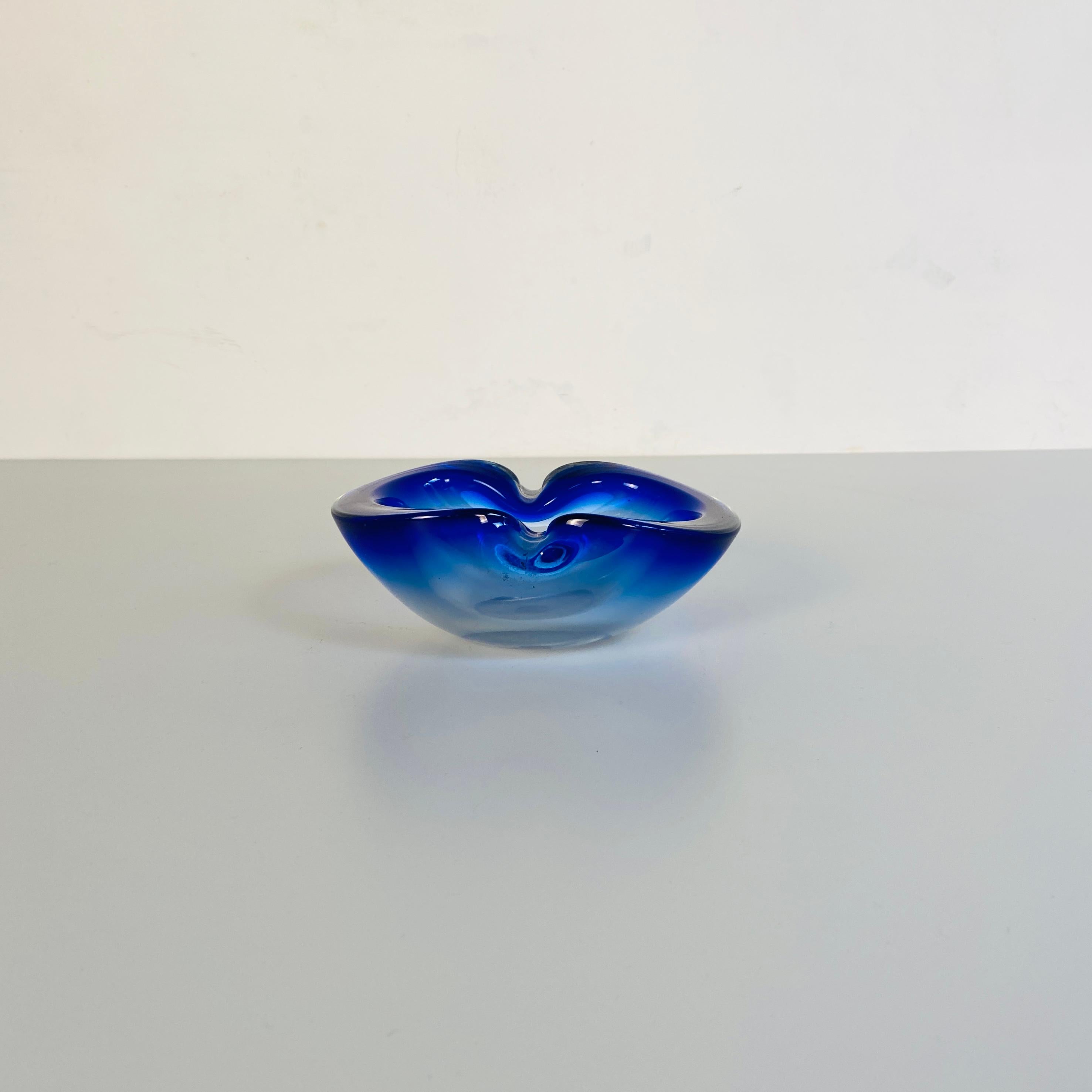 Italian Mid-Century Modern Murano Glass Oval Object Holder in Blue, 1970s For Sale 4