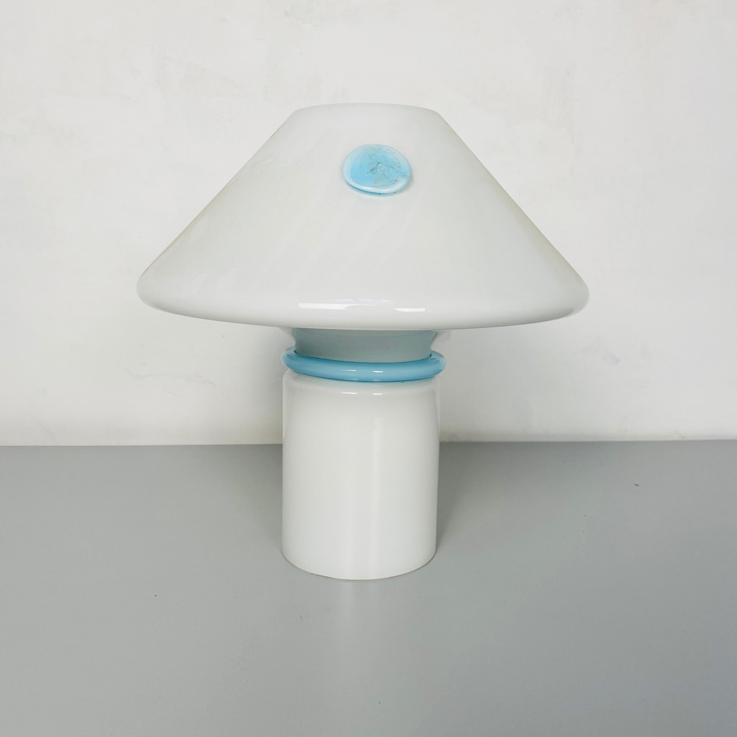Italiano Lampada da tavolo in vetro di Murano con decorazioni, anni '70, Italia Mid-Century Modern in vendita