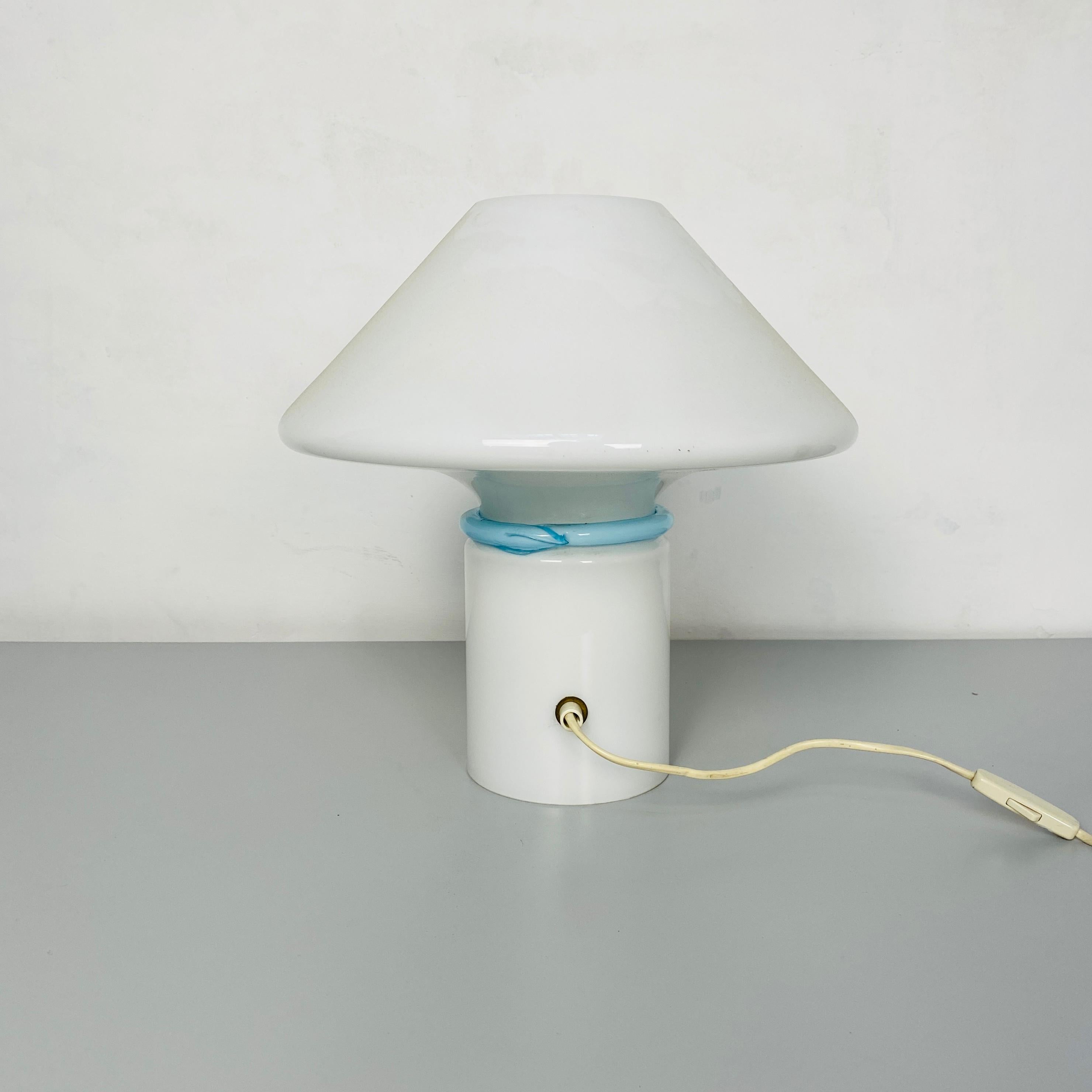 Vetro Lampada da tavolo in vetro di Murano con decorazioni, anni '70, Italia Mid-Century Modern in vendita